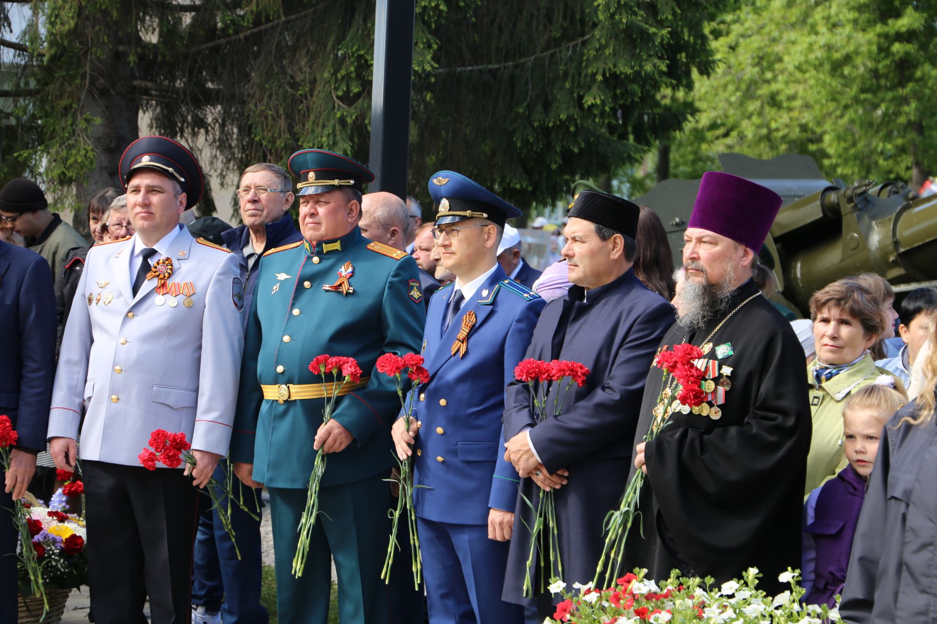 Фоторепортаж: торжественный митинг в Алексеевском в День Победы