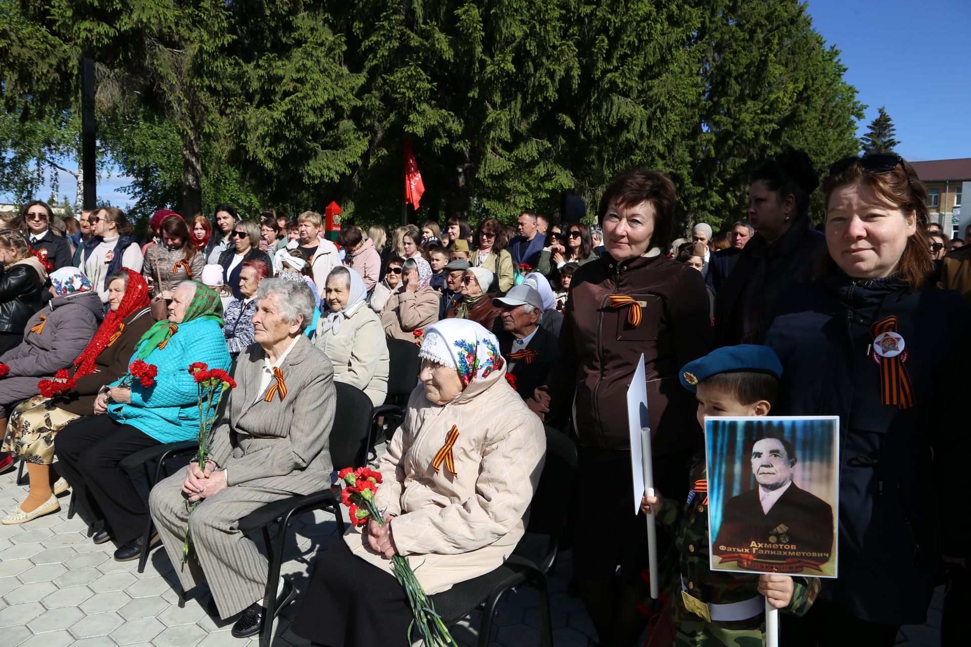 Фоторепортаж: торжественный митинг в Алексеевском в День Победы