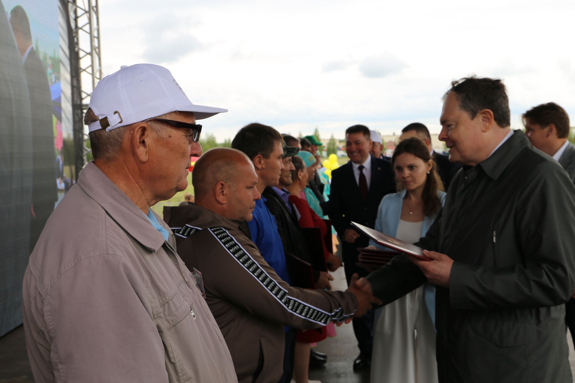 Главный федеральный инспектор по Татарстану поздравил алексеевцев с праздником Сабантуй