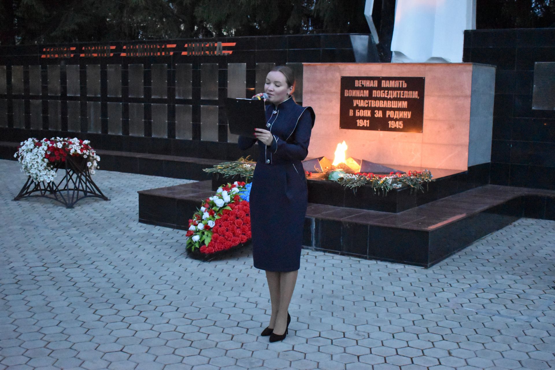 В память о погибших в годы Великой Отечественной войны алексеевцы зажгли десятки свечей