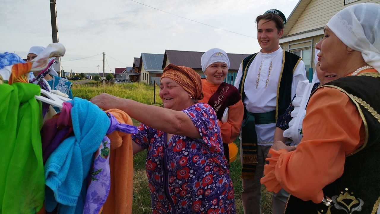 В Алексеевском прошёл традиционный сбор подарков на Сабантуй