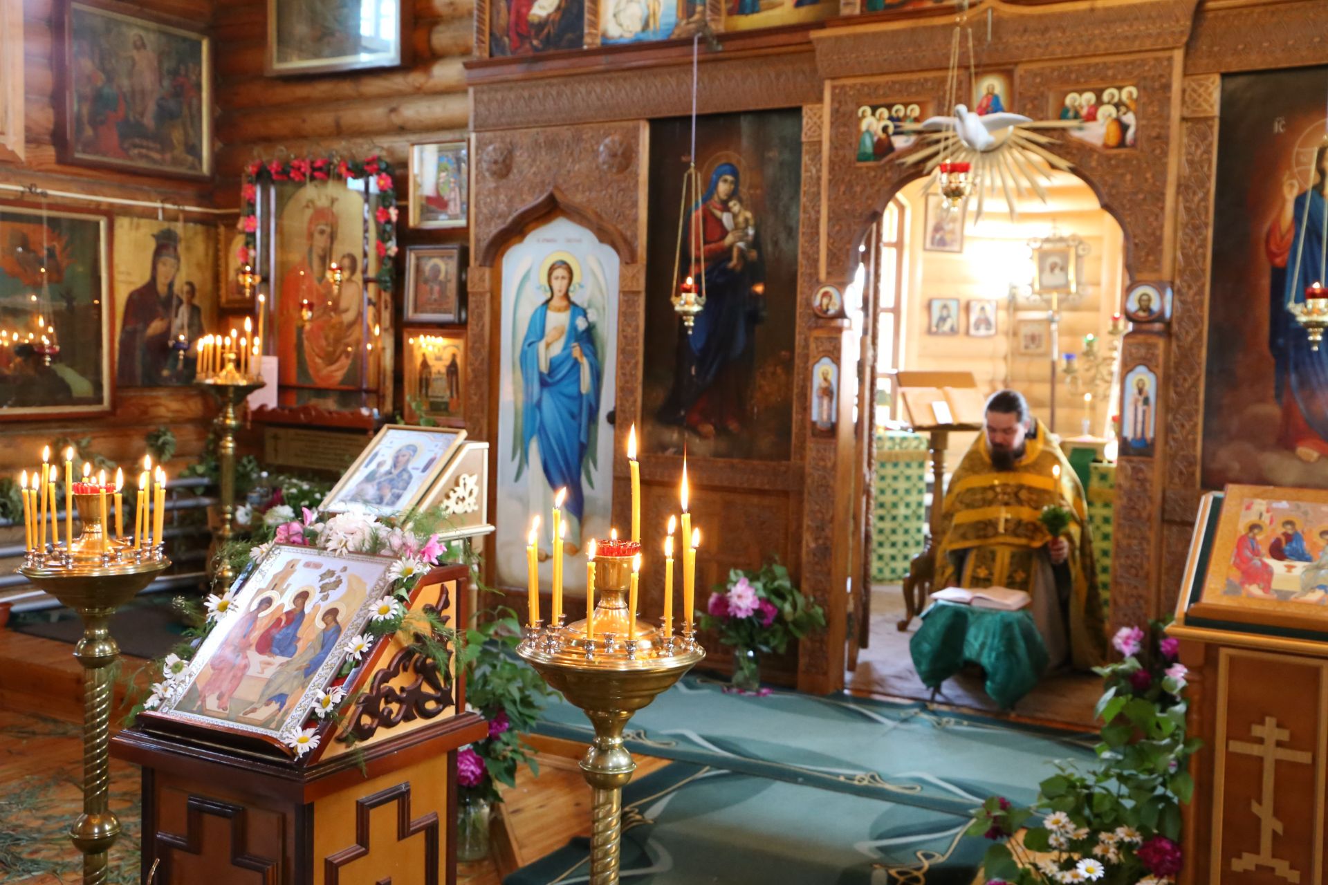 Фоторепортаж: В Куркуле дружно отпраздновали праздник Троицы