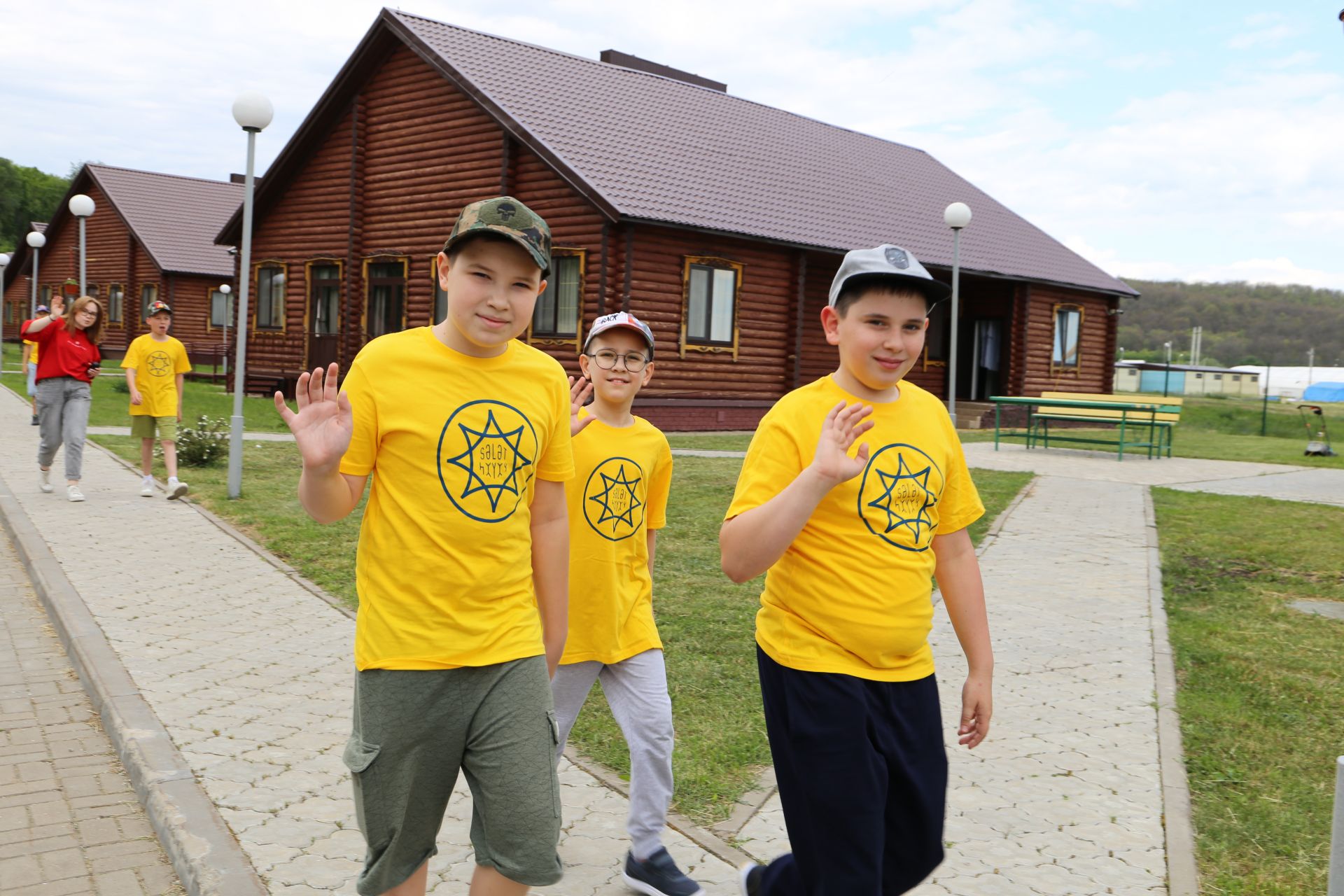 В Билярске стартовала первая смена лагеря Фэнсар