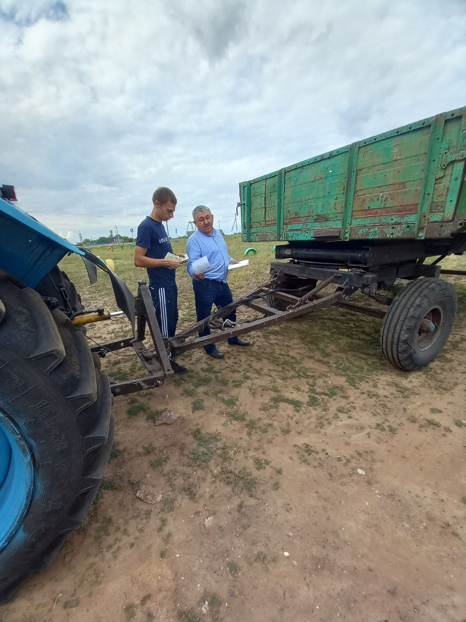 В Алексеевском приступили к техосмотру тракторов