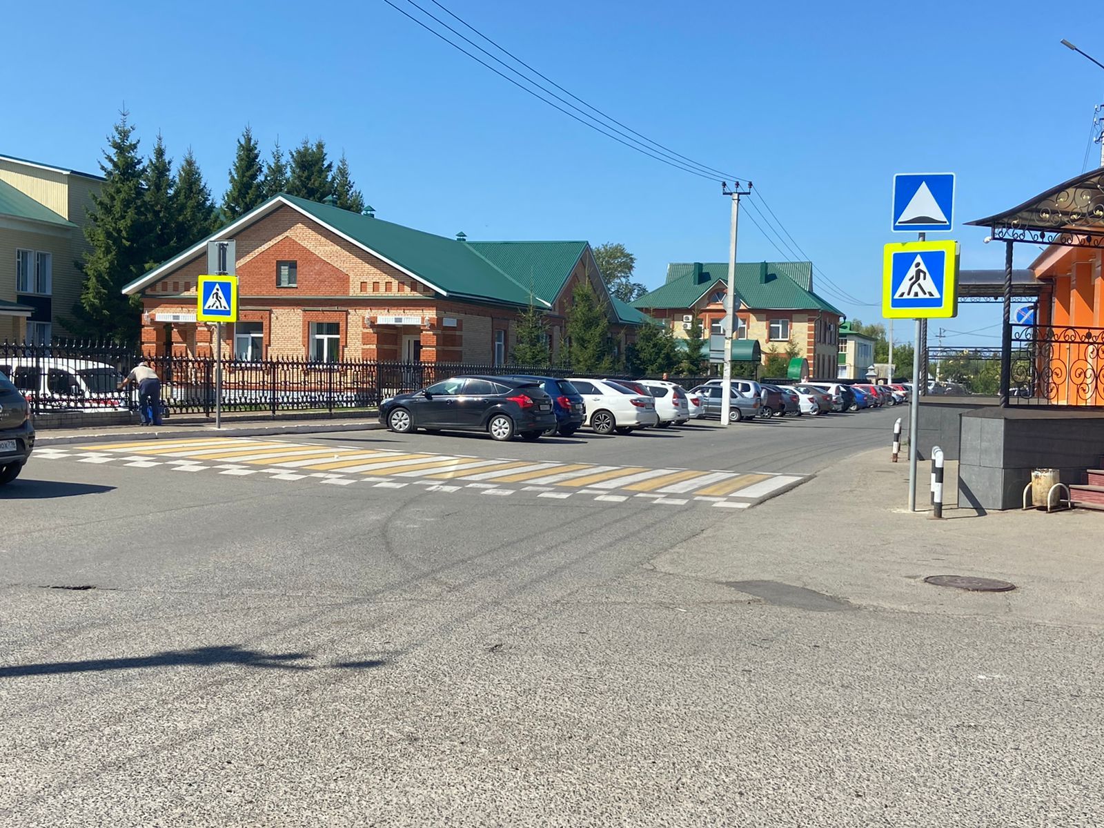 В Алексеевском проверили состояние пешеходных переходов возле детских учреждений