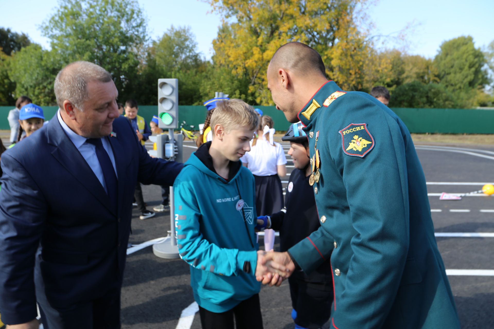 Герой России Расим Баксиков принял участие в открытии детского автогородка в Алексеевском