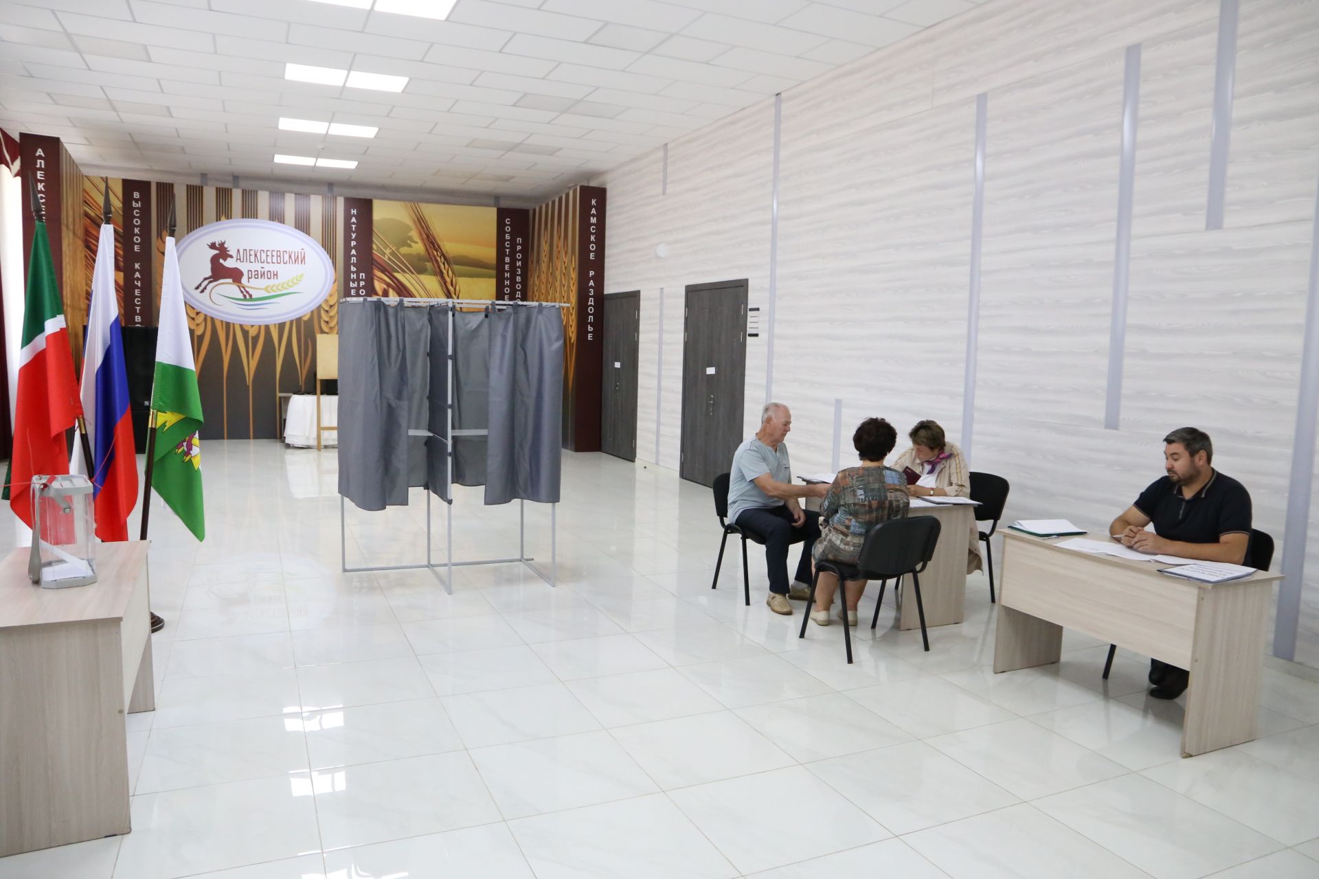 В Алексеевском проходят выборы депутатов в представительные органы новых регионов