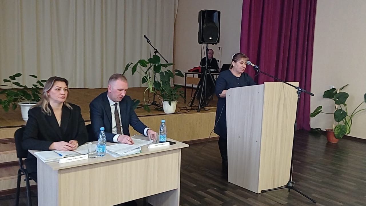 В Большеполянском сельском поселении прошло отчётное заседание
