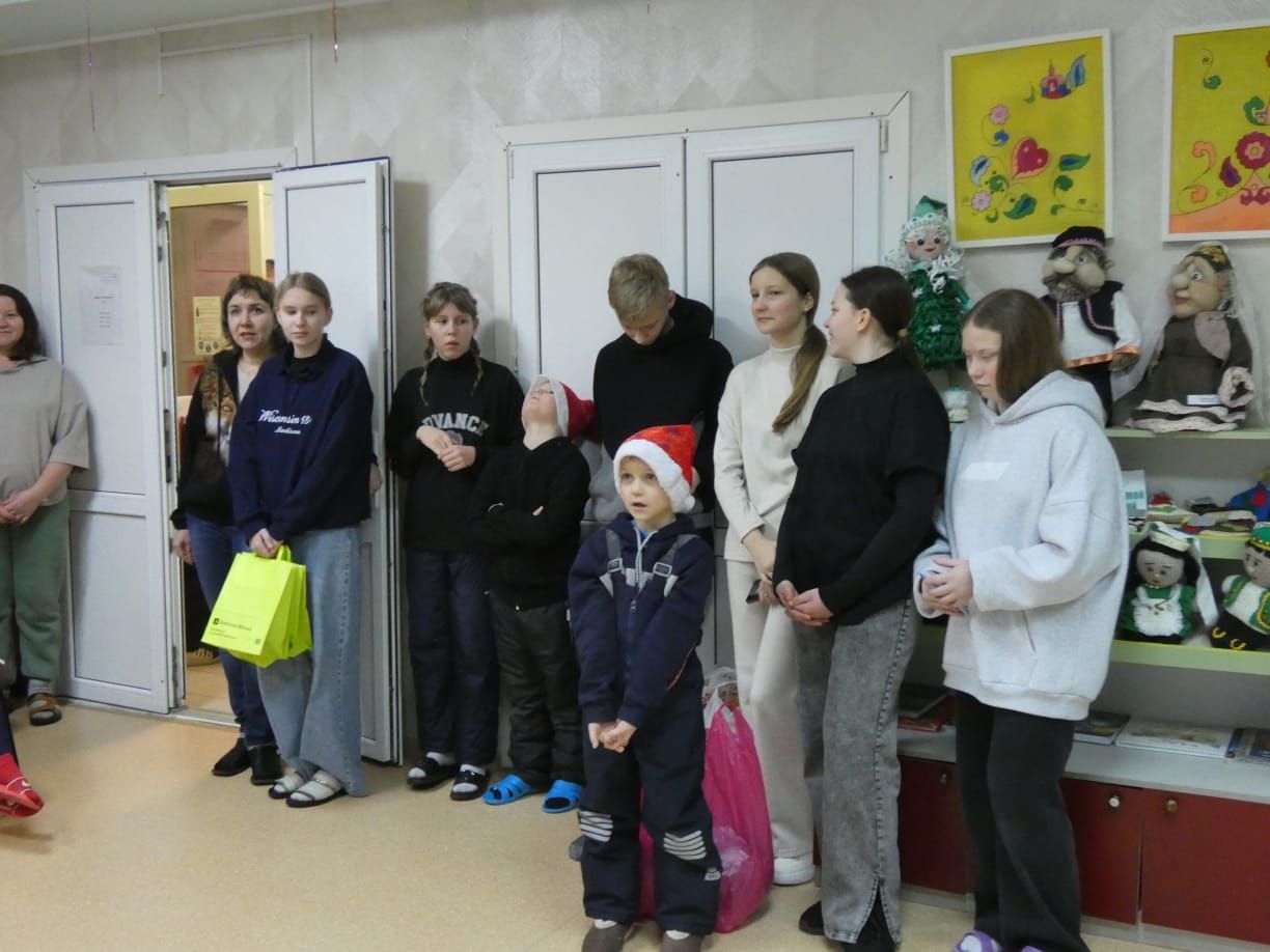 В Рождество алексеевские школьники с родителями посетили ребят из приюта Забота