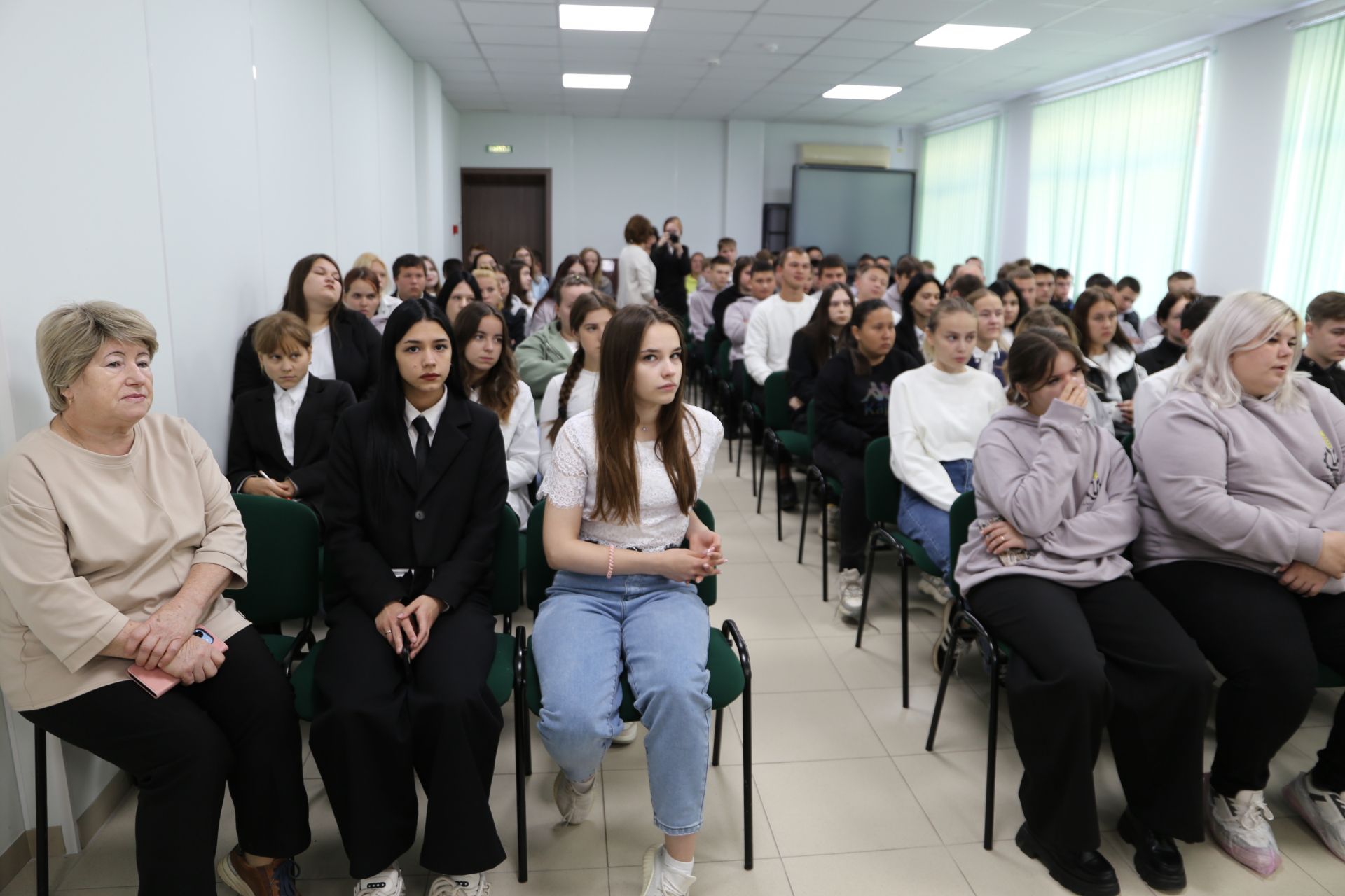 В Алексеевском прошёл конструктивный диалог с молодёжью