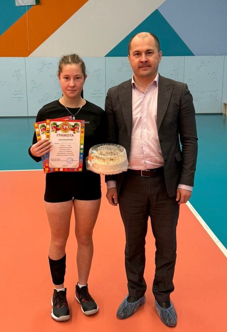 В Алексеевском прошли соревнования по волейболу ко Дню Государственного Флага