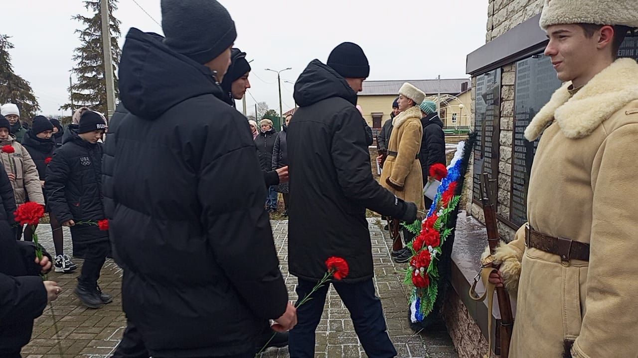 В Билярске почтили память неизвестных героев