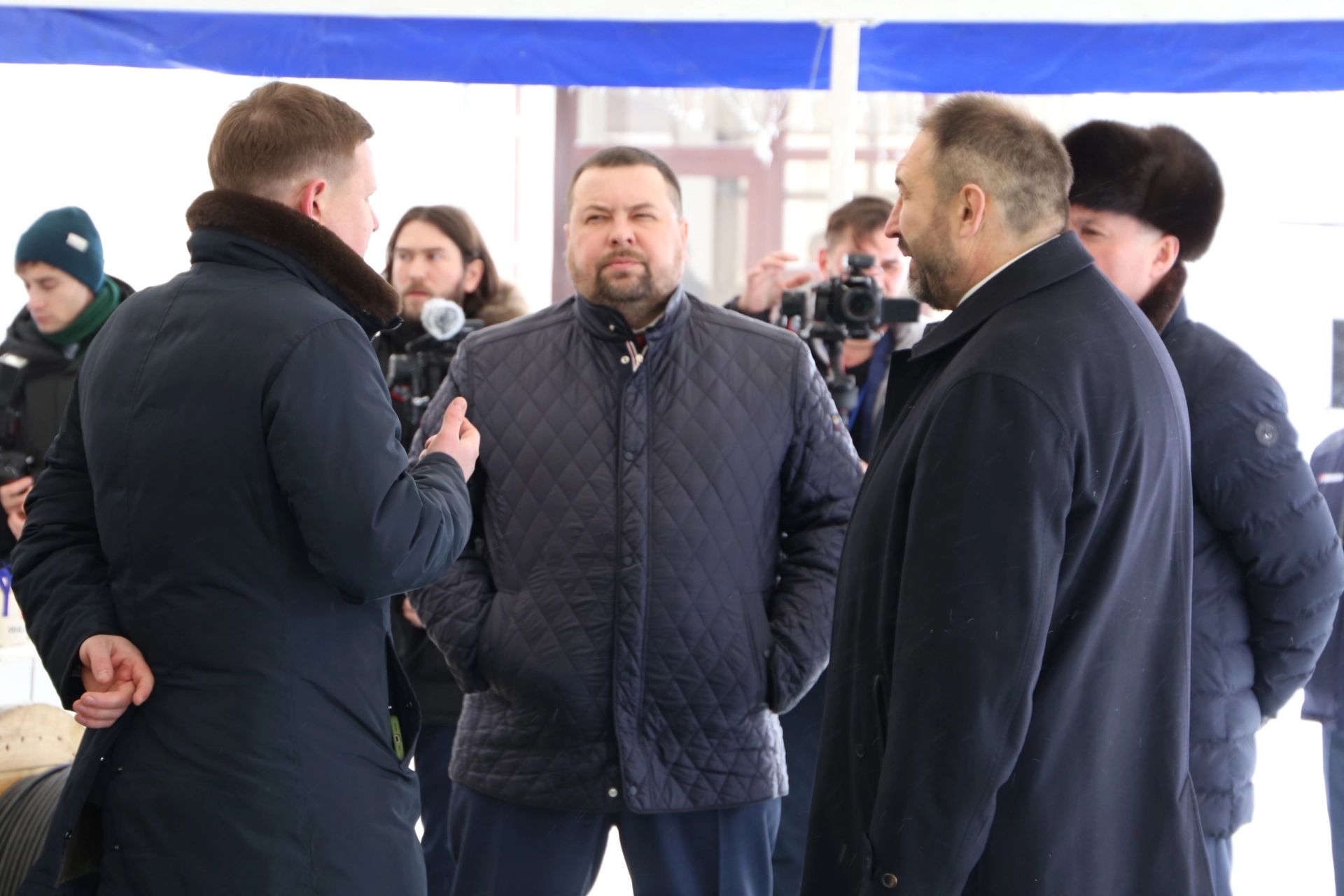 Алексей Песошин ознакомился с выставкой продукции производителей Алексеевского района