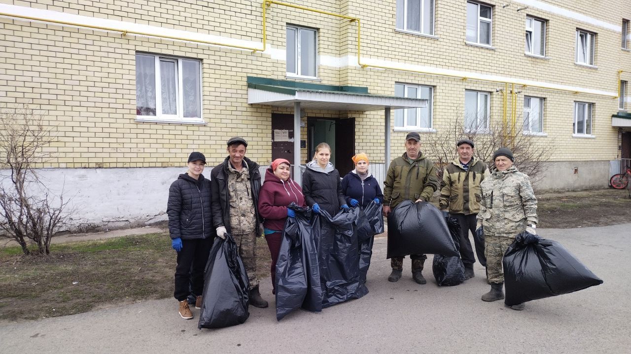 В Алексеевском районе завершили второй общепоселковый субботник