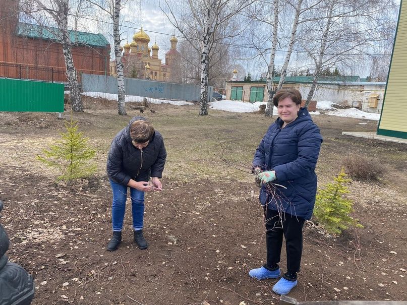 В Алексеевском продолжаются субботники