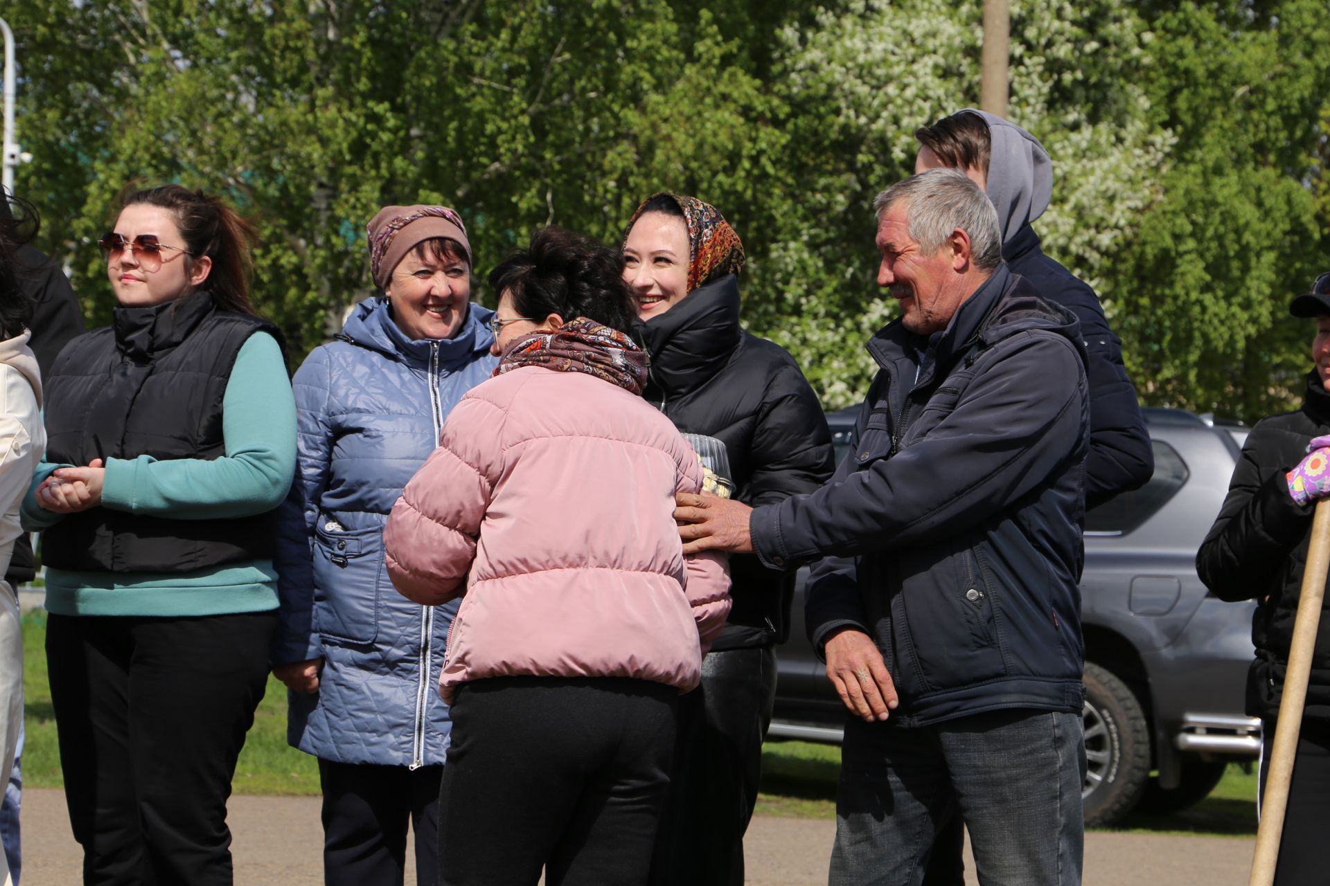 В Алексеевском районе прошла акция «Посади дерево», приуроченная к Году семьи