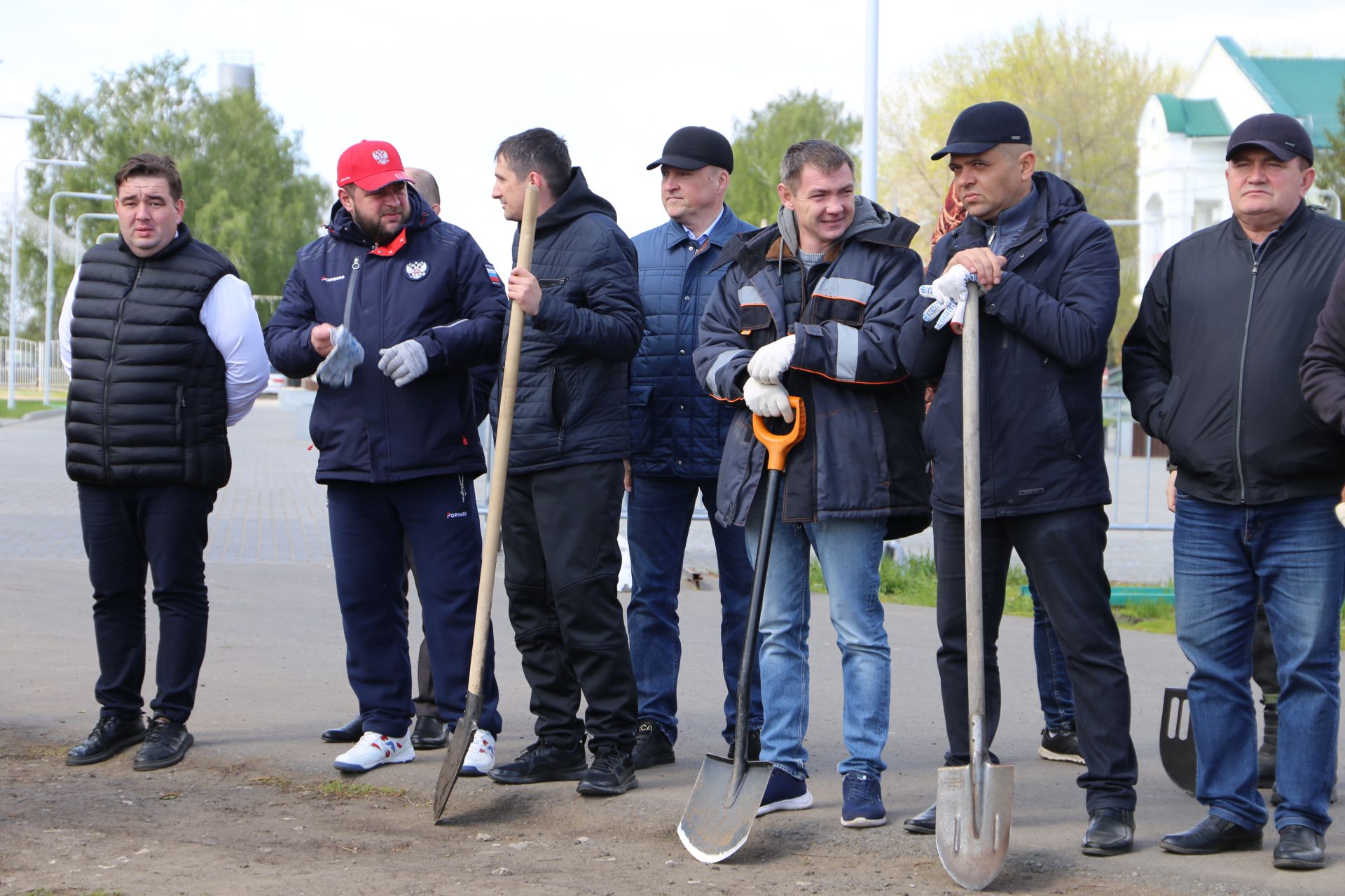 В Алексеевском районе прошла акция «Посади дерево», приуроченная к Году семьи