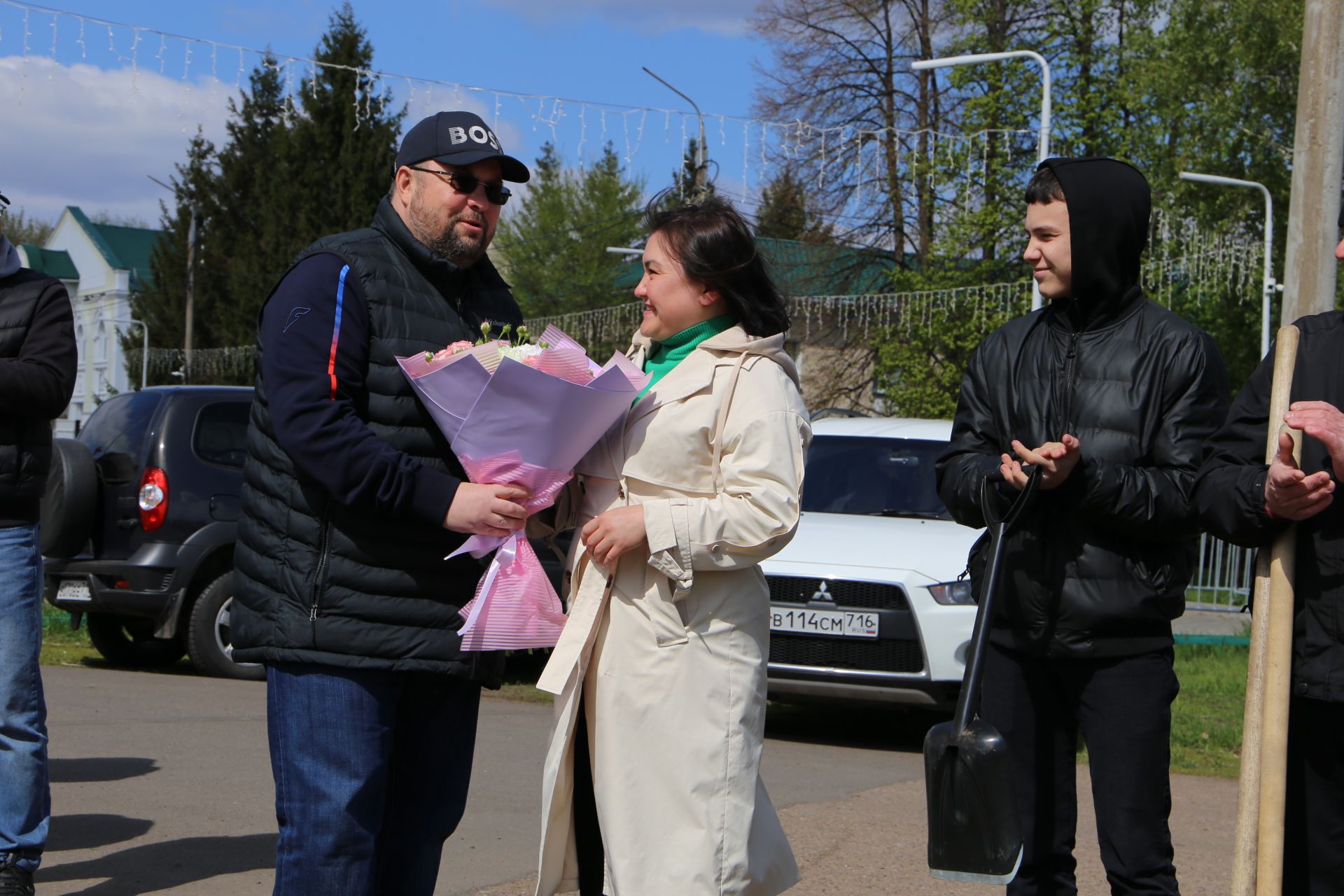 В Алексеевском районе прошла акция «Посади дерево», приуроченная к Году семьи