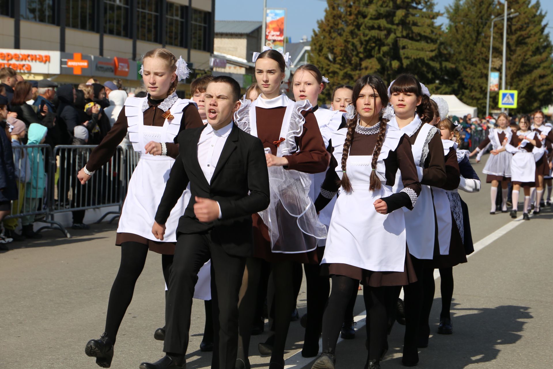 Фоторепортаж: в Алексеевском прошел парад Победы