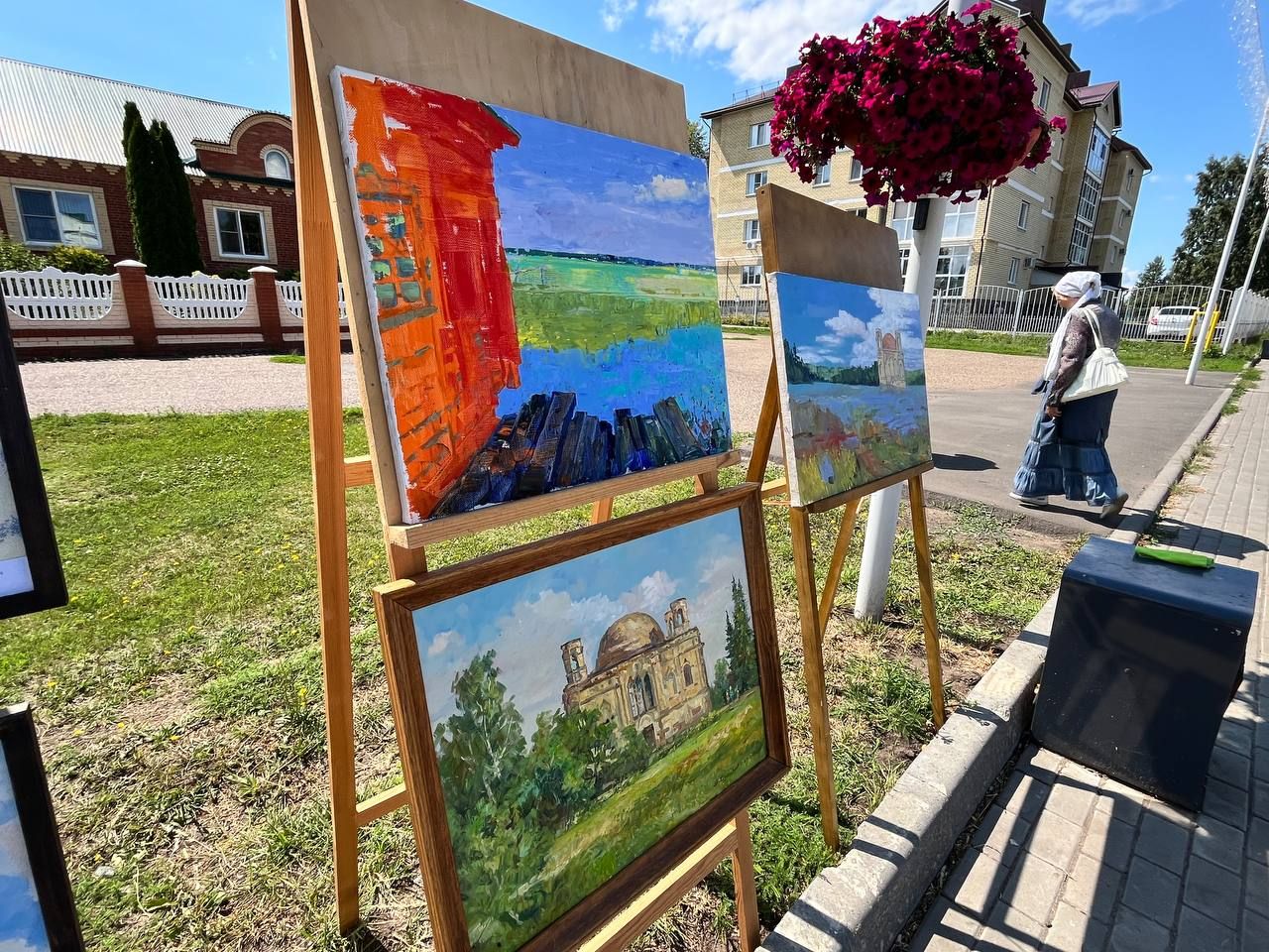 В Алексеевском состоялась выставка пленэрных работ