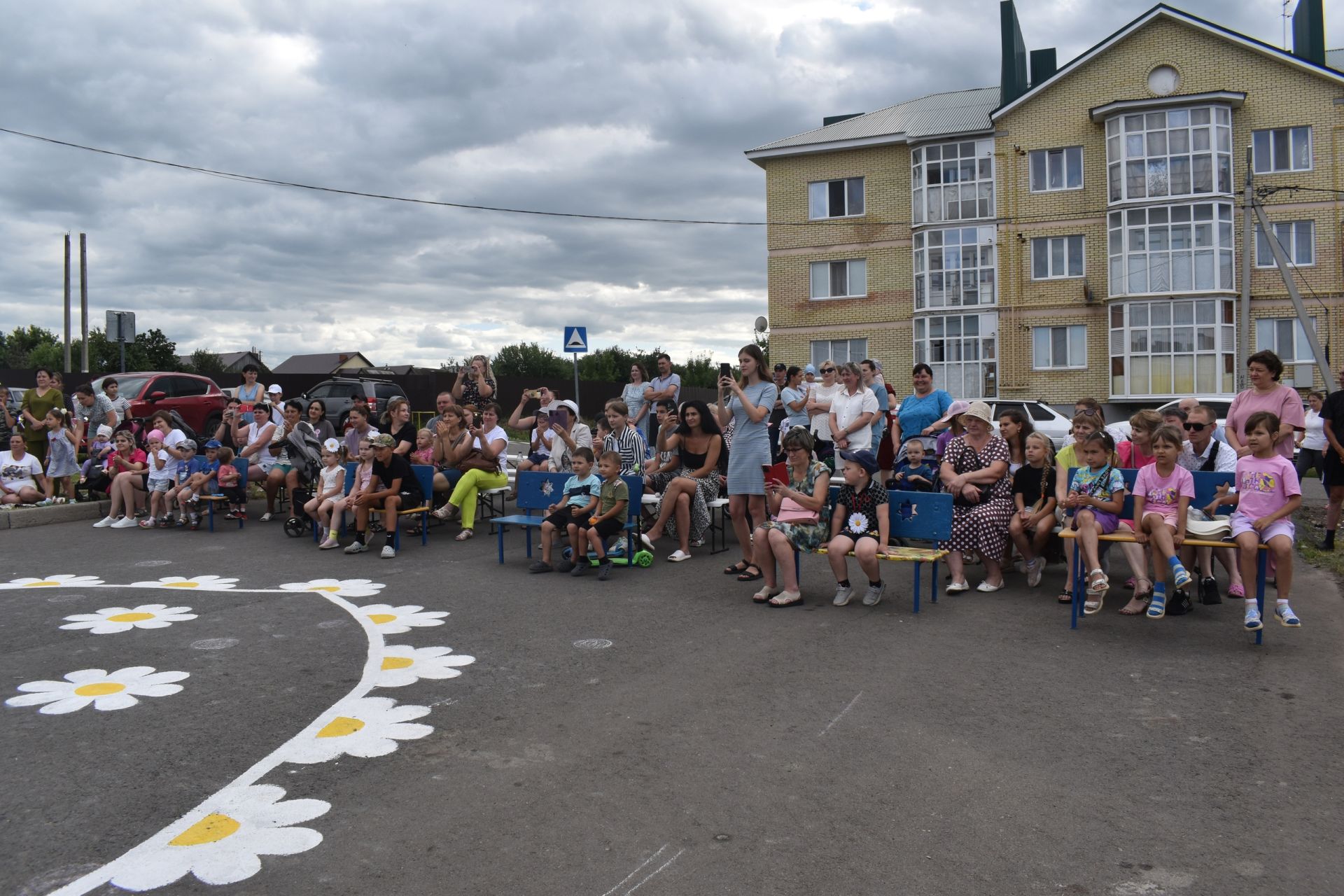 В микрорайоне Просторный отметили День семьи, любви и верности