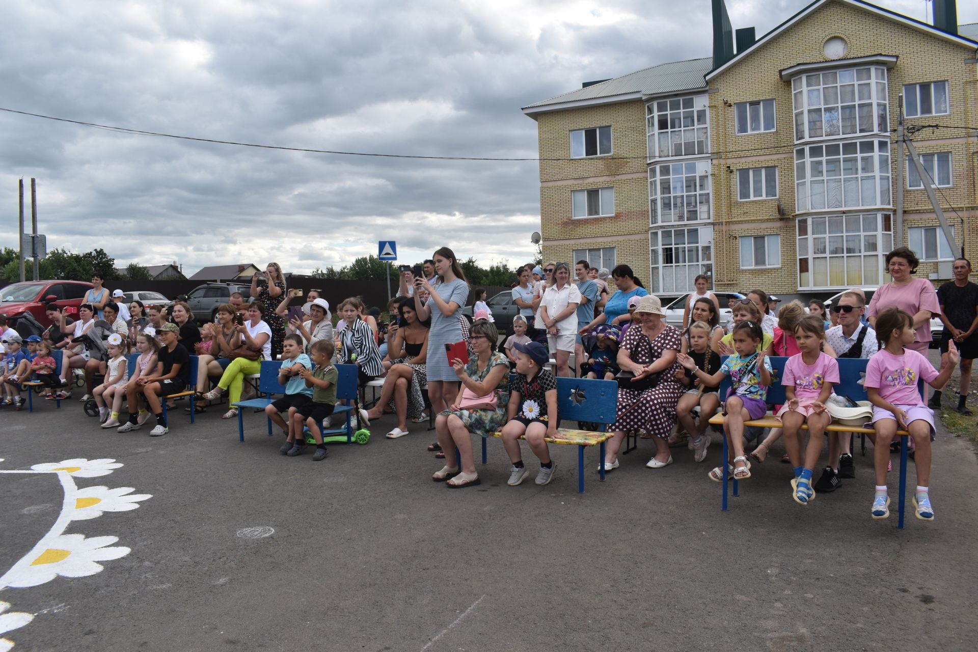 В микрорайоне Просторный отметили День семьи, любви и верности