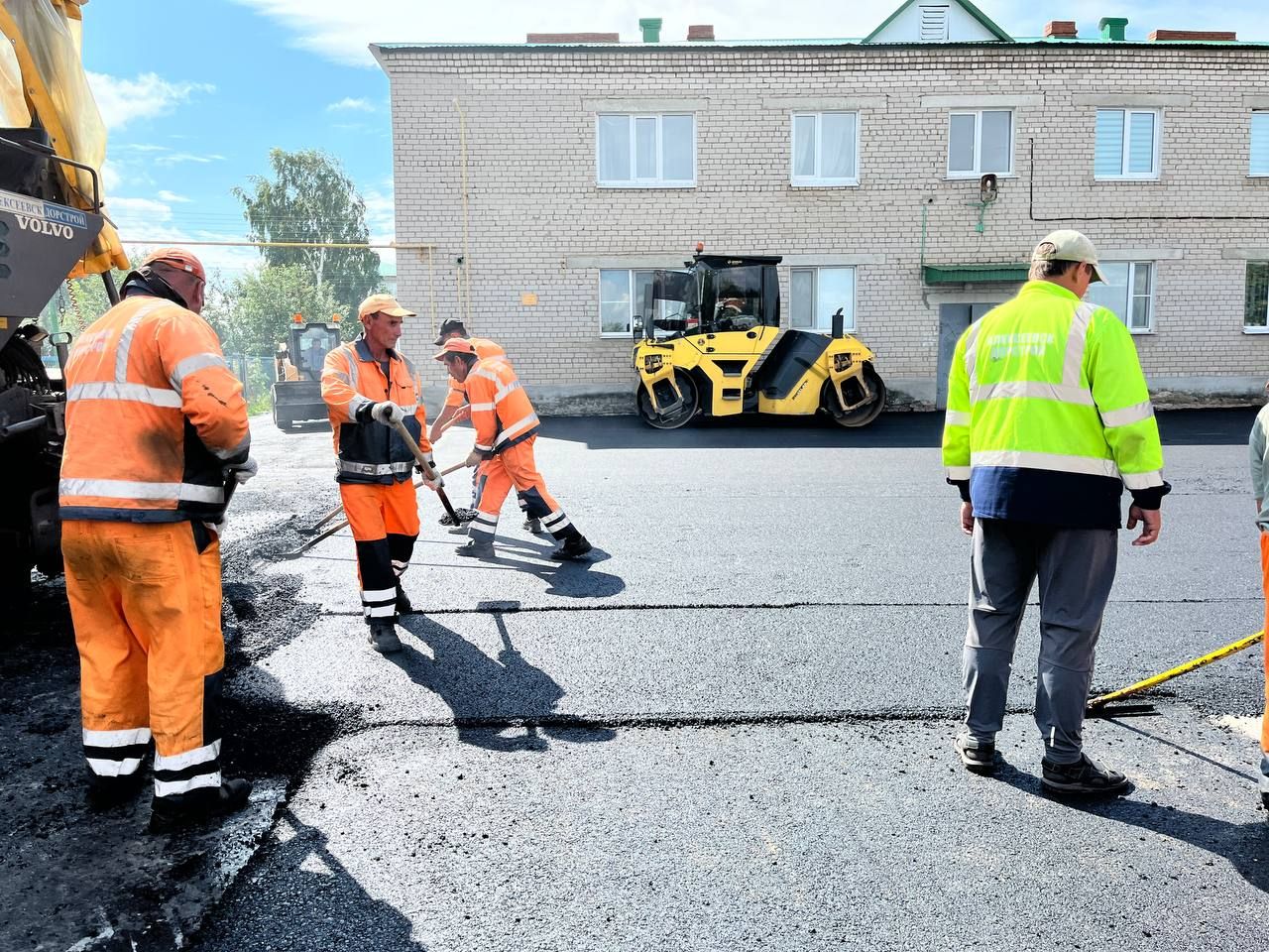 В рамках программы «Наш двор» в Алексеевском активно благоустраивают дворовые территории