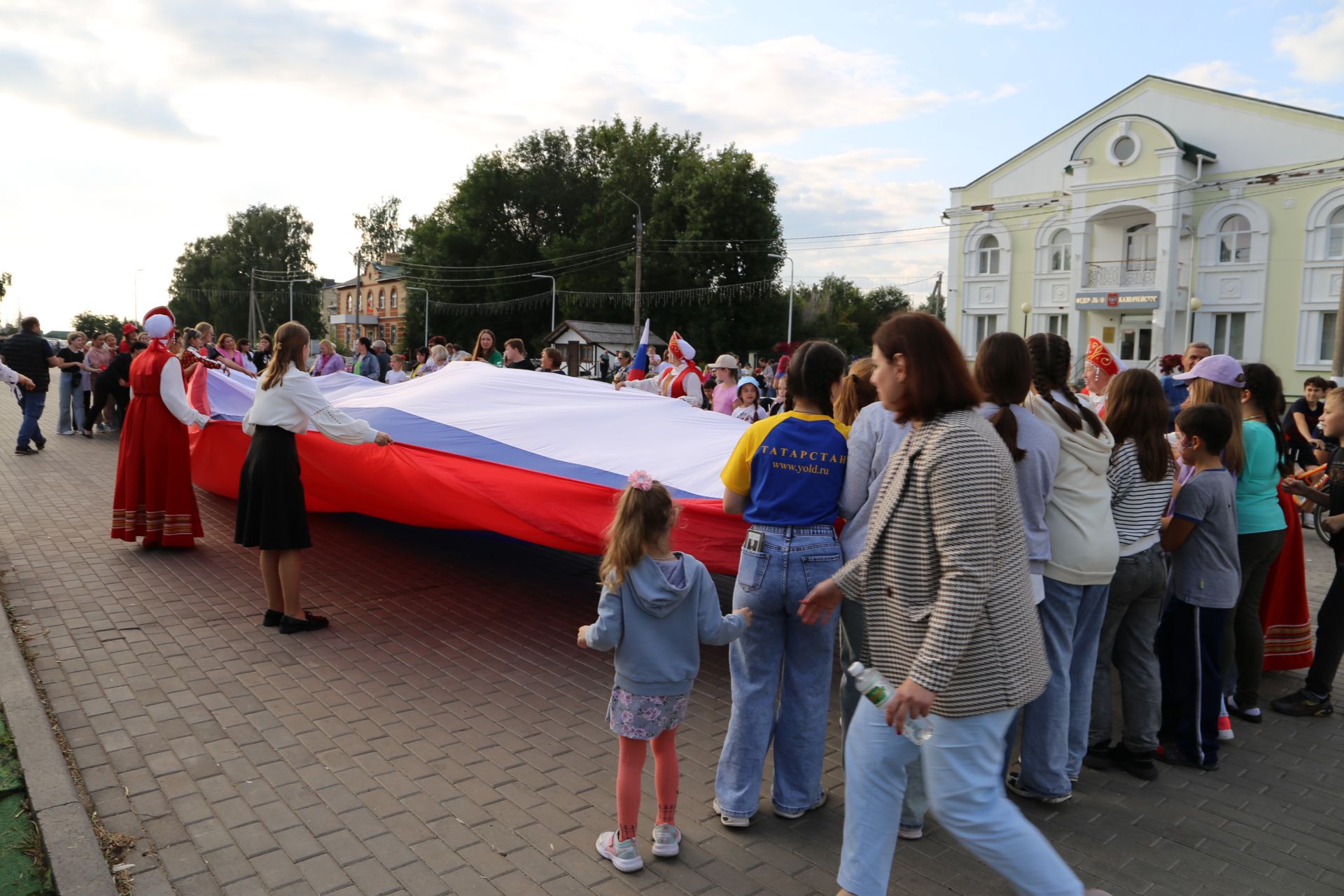 В Алексеевском отметили День флага