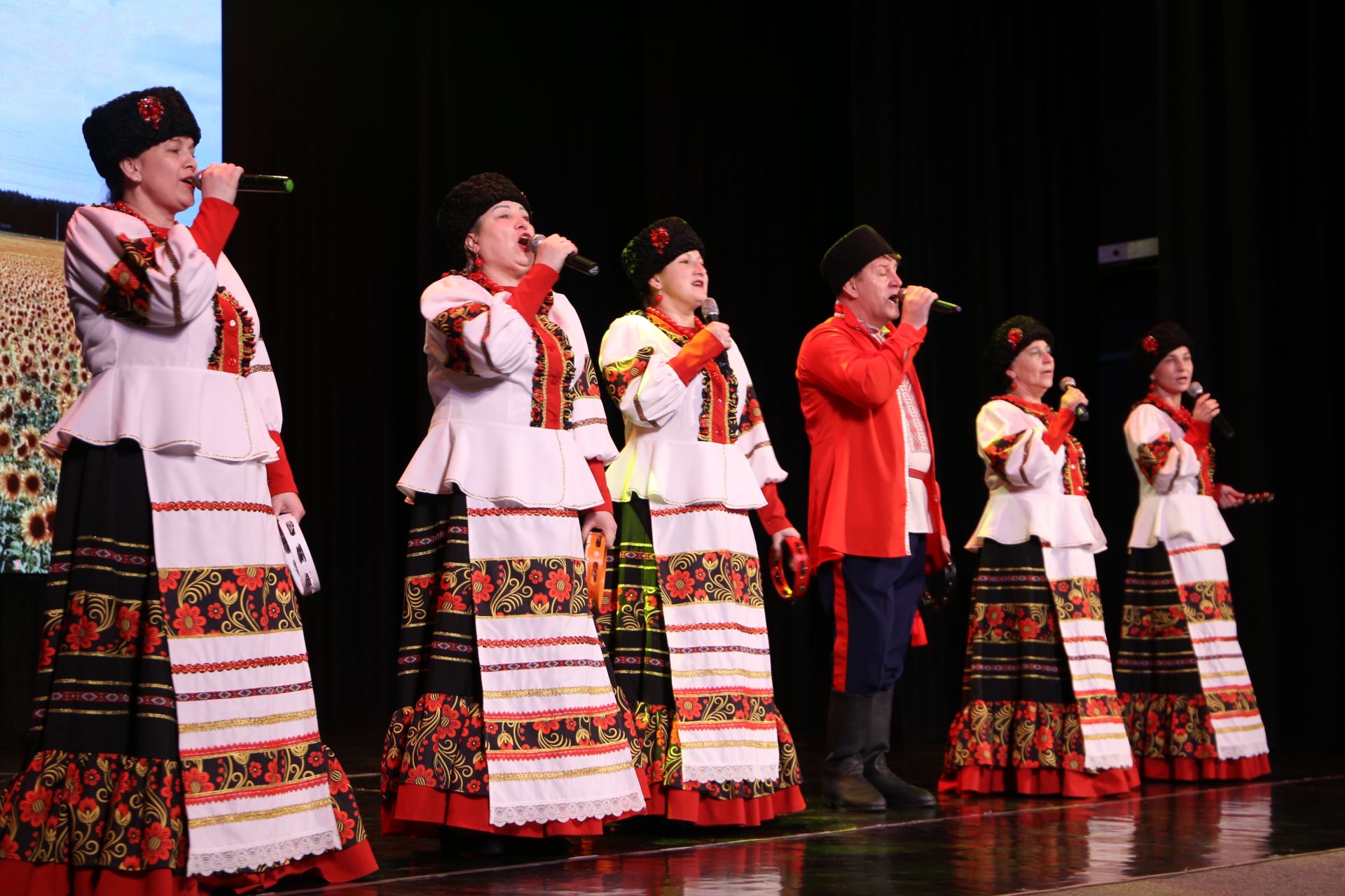 В Алексеевском официально открыли Год героев