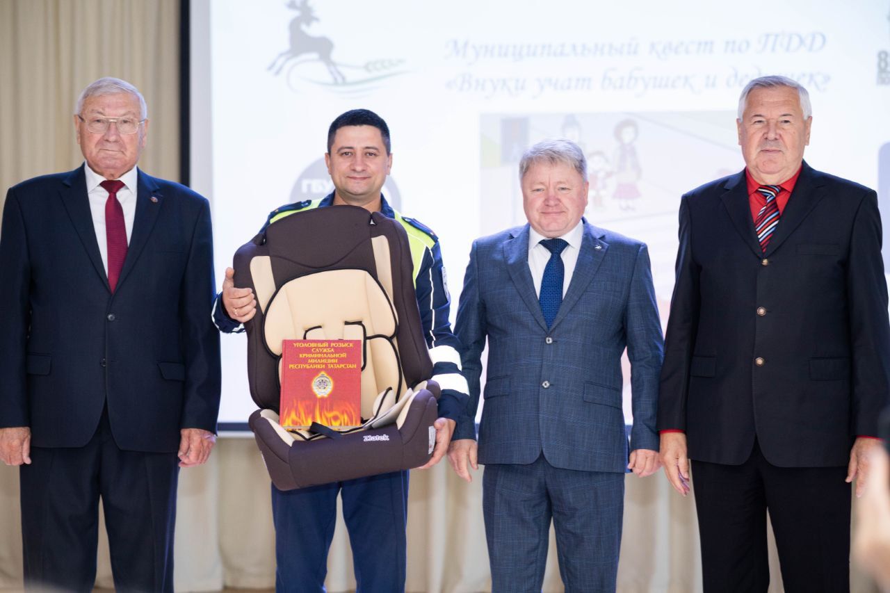 Сотрудников госавтоинспекции Алексеевского района наградили за верность службе