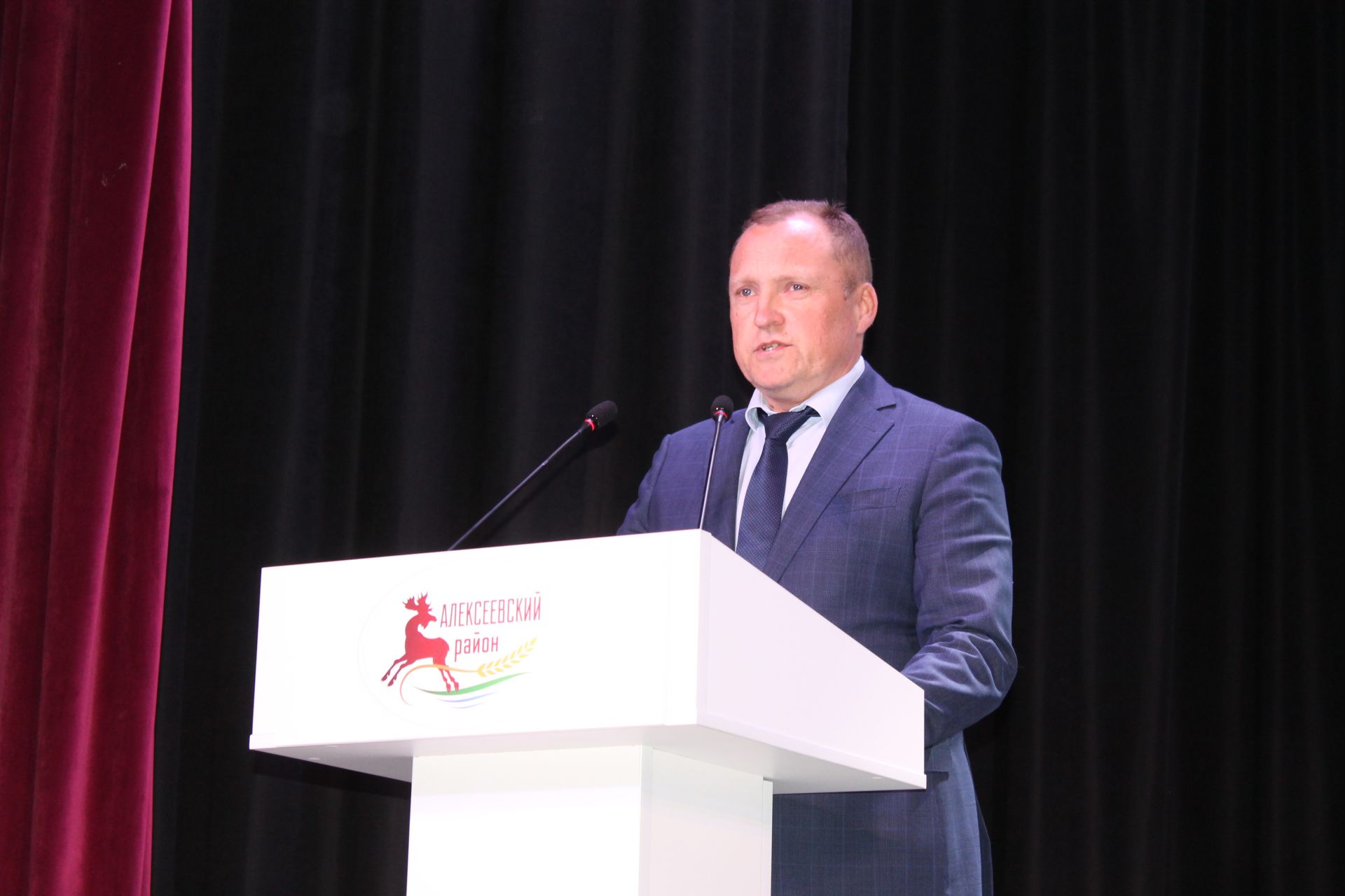Педагоги Алексеевского района получили награды