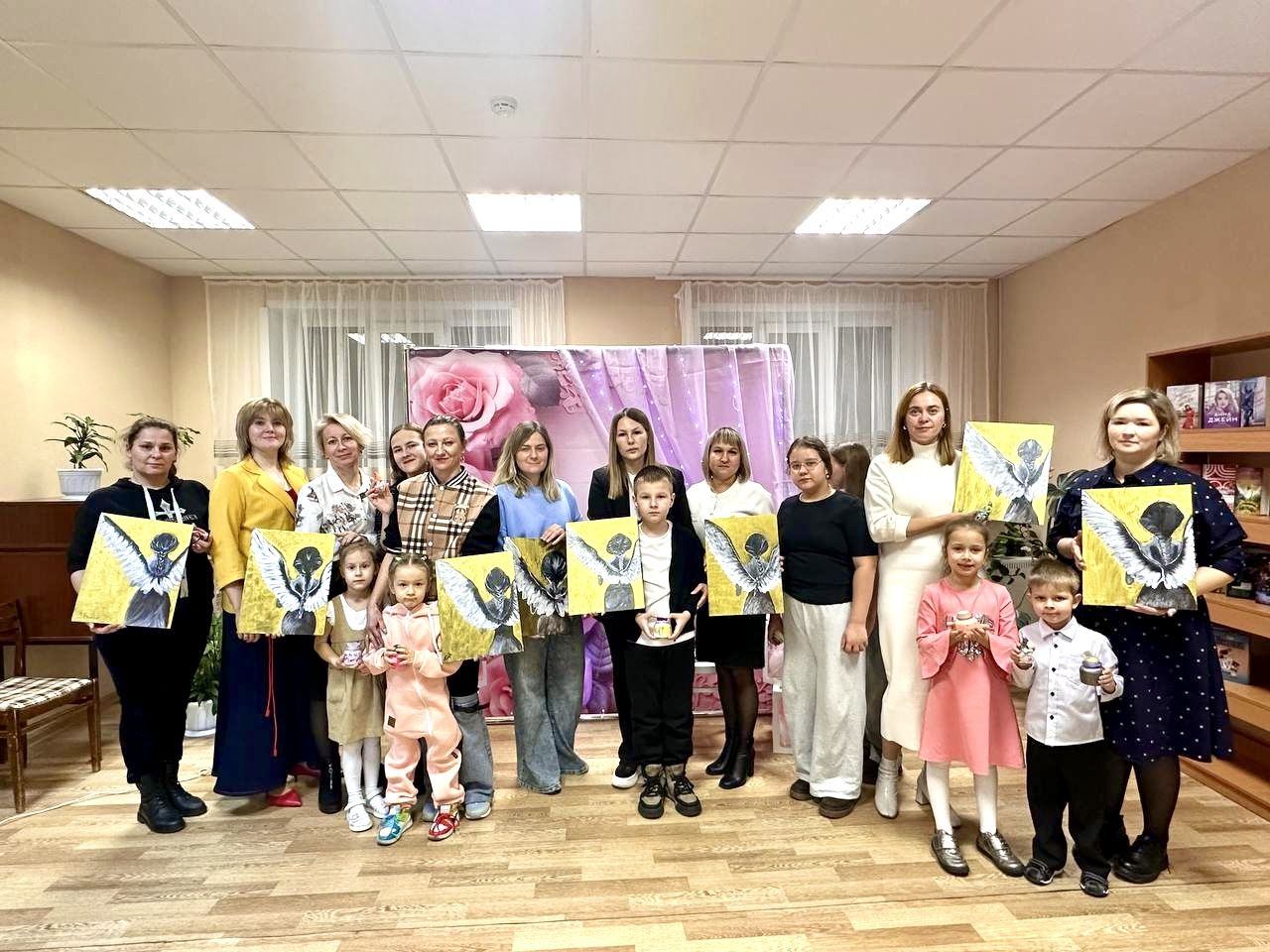В центральной библиотеке прошёл тёплый праздник «Мамин день»