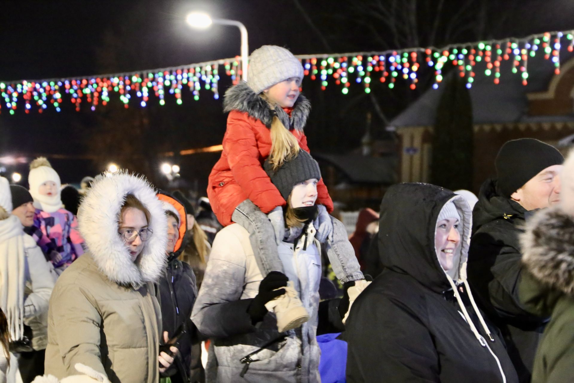 Главная ёлка Алексеевского района зажгла свои огни