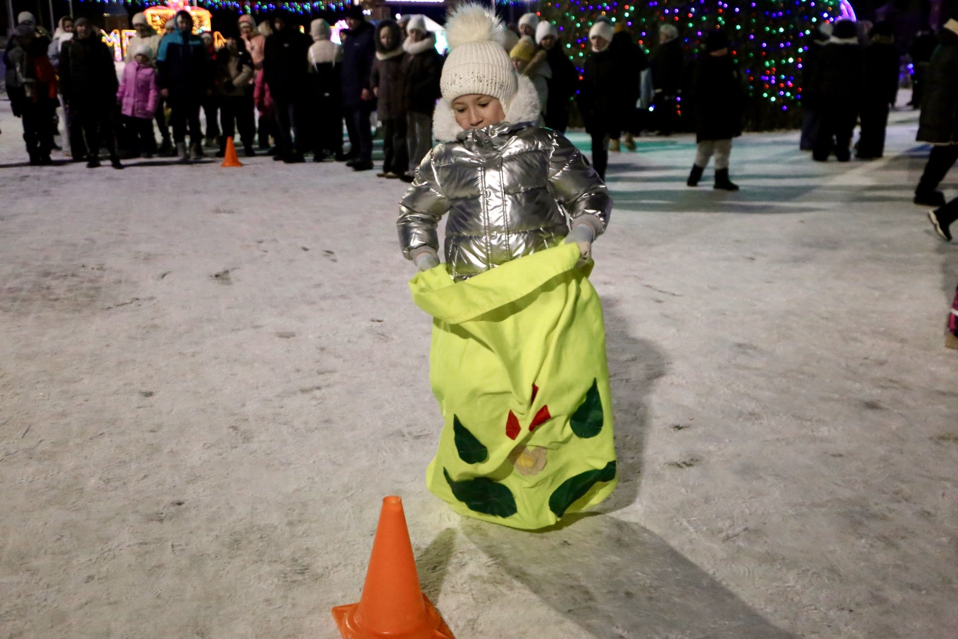 Главная ёлка Алексеевского района зажгла свои огни