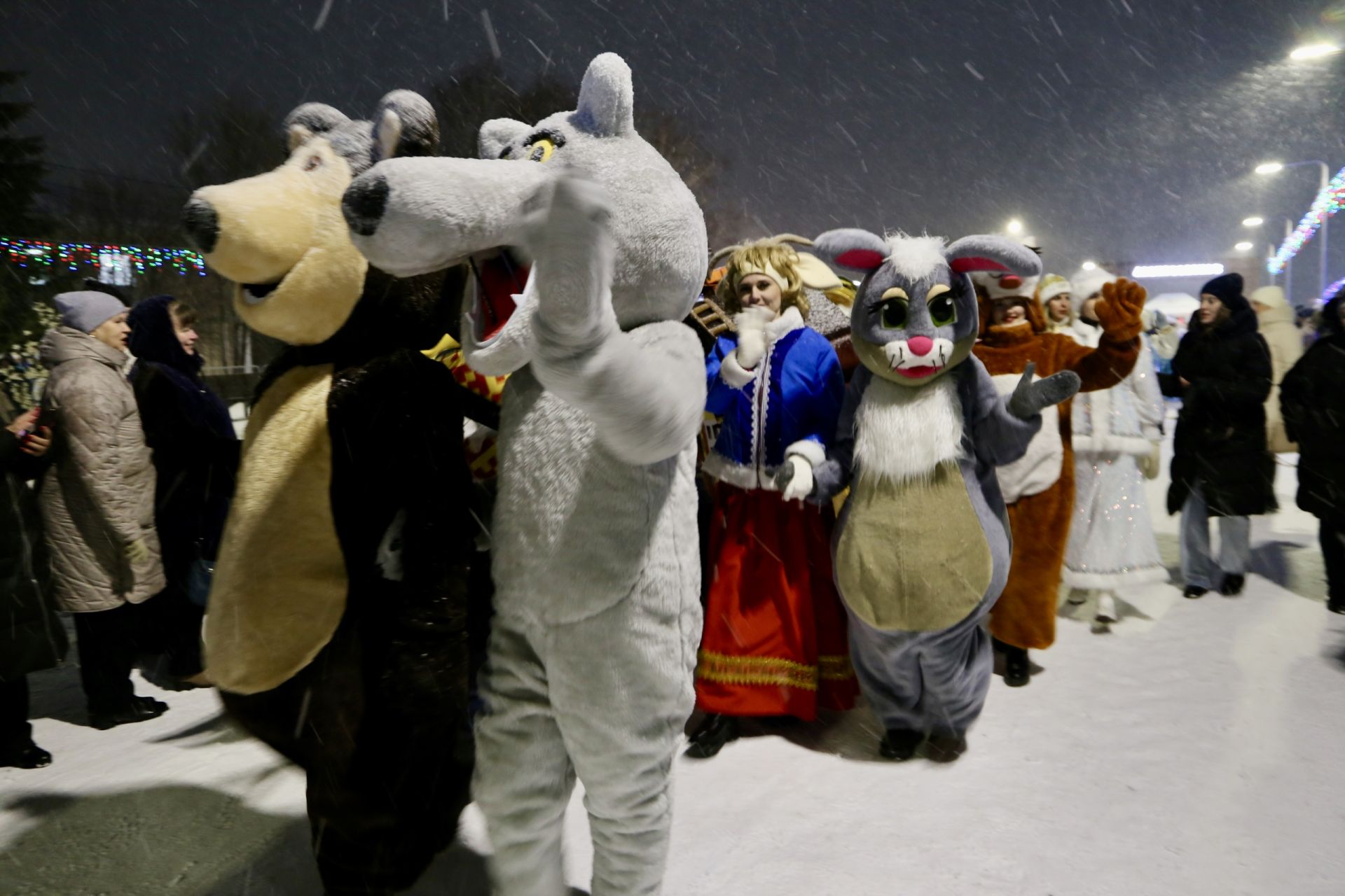 Главная ёлка Алексеевского района зажгла свои огни