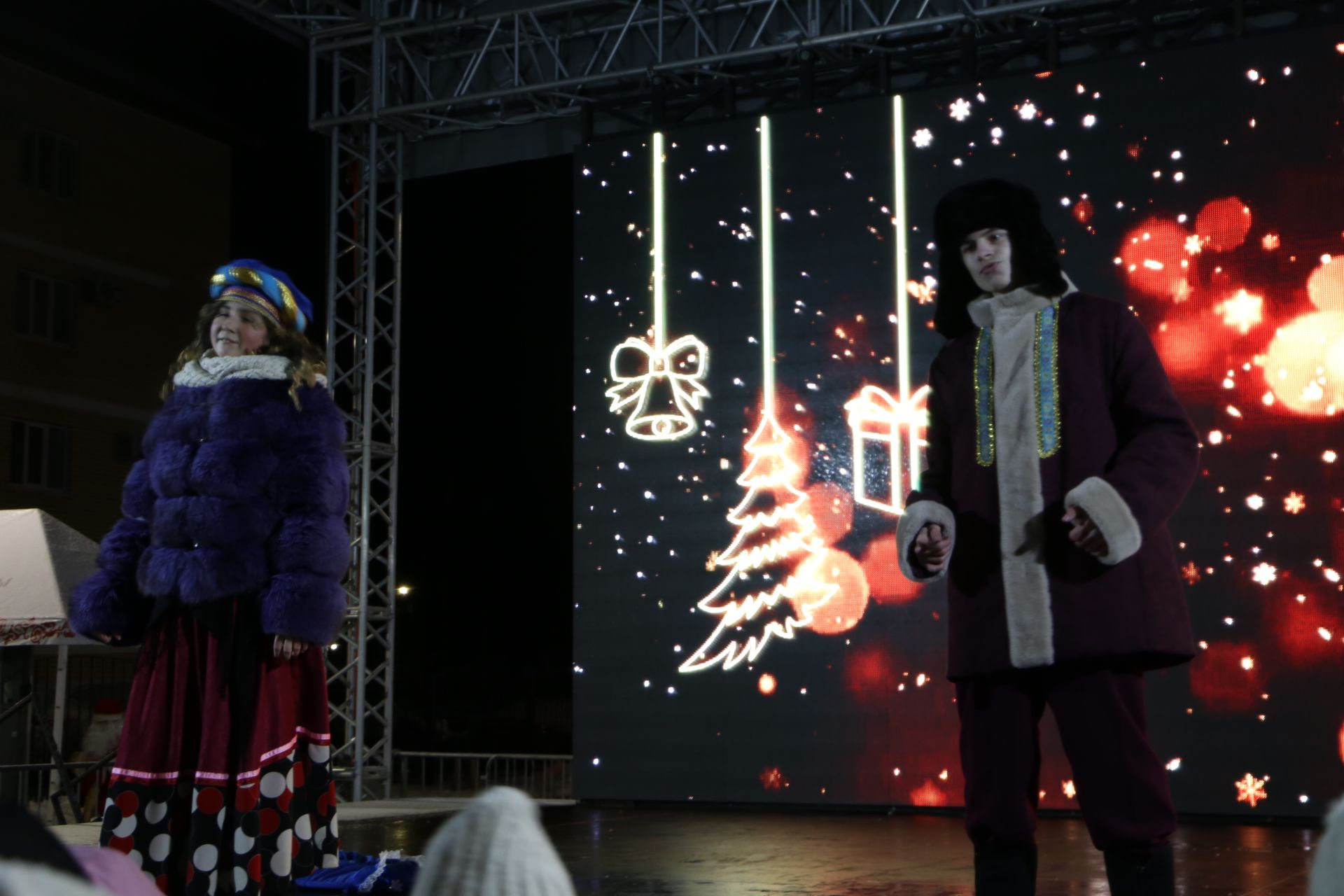 Главная ёлка Алексеевского района зажгла свои огни