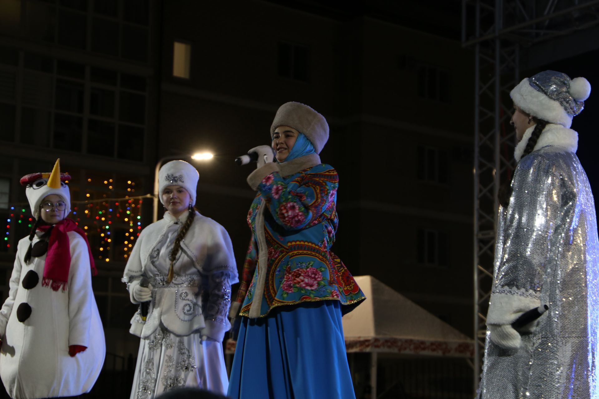 Главная ёлка Алексеевского района зажгла свои огни