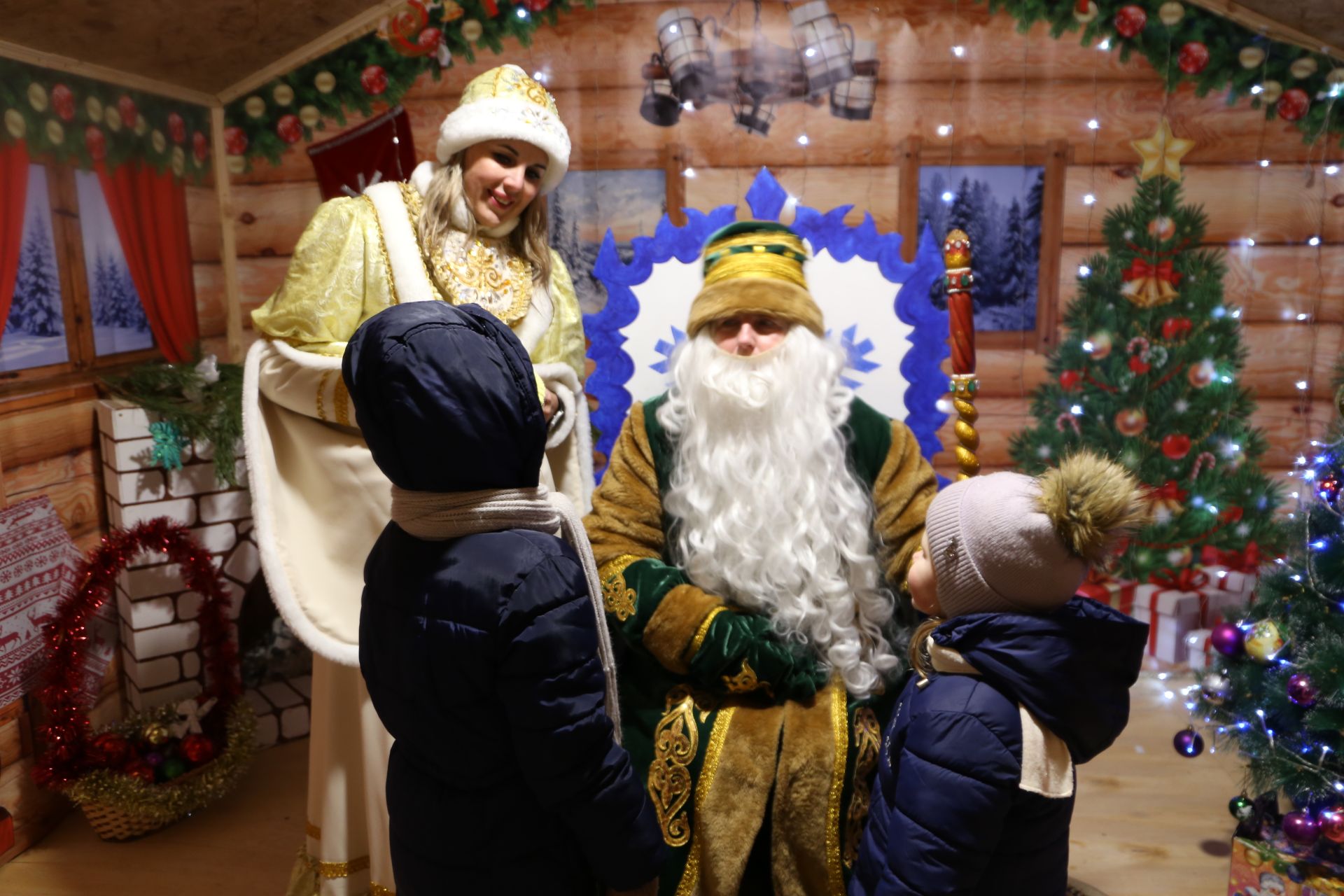 Главная ёлка Алексеевского района зажгла свои огни