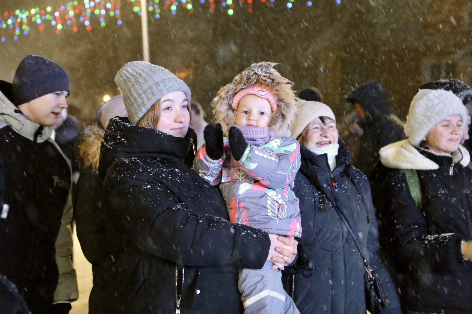 Главная ёлка Алексеевского района зажгла свои огни