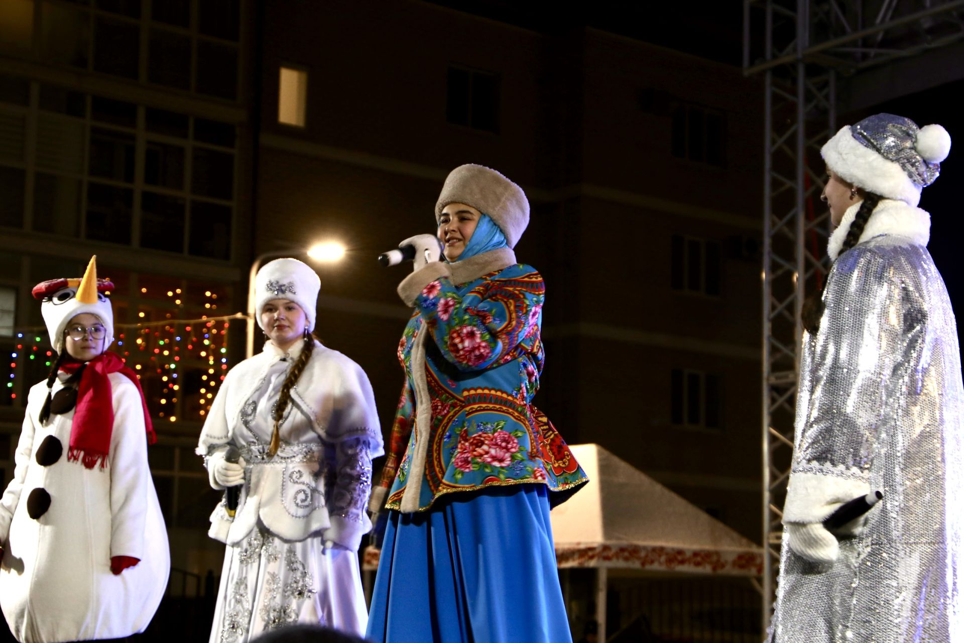 Главная ёлка Алексеевского района зажгла свои огни