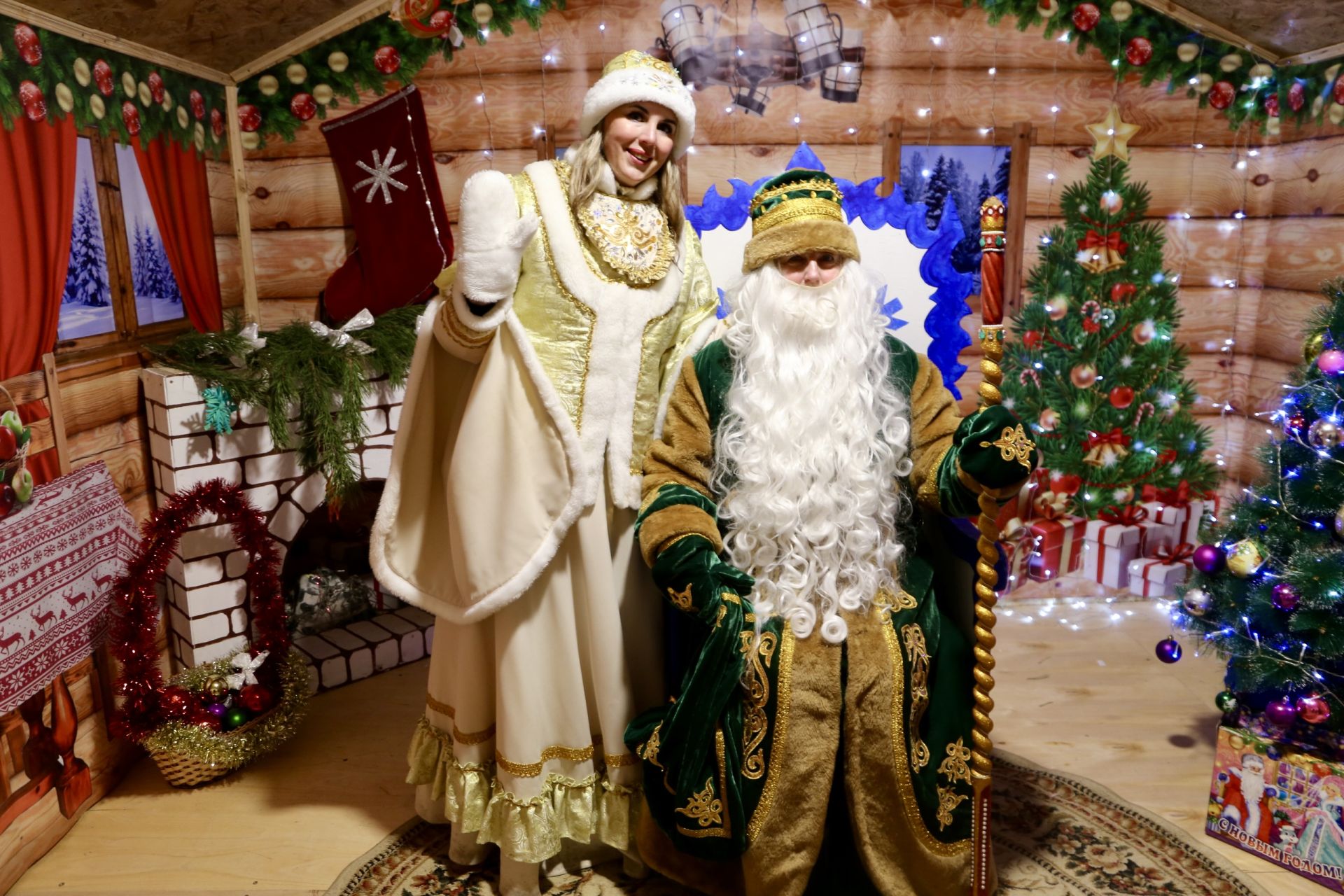 Главная ёлка Алексеевского района зажгла свои огни