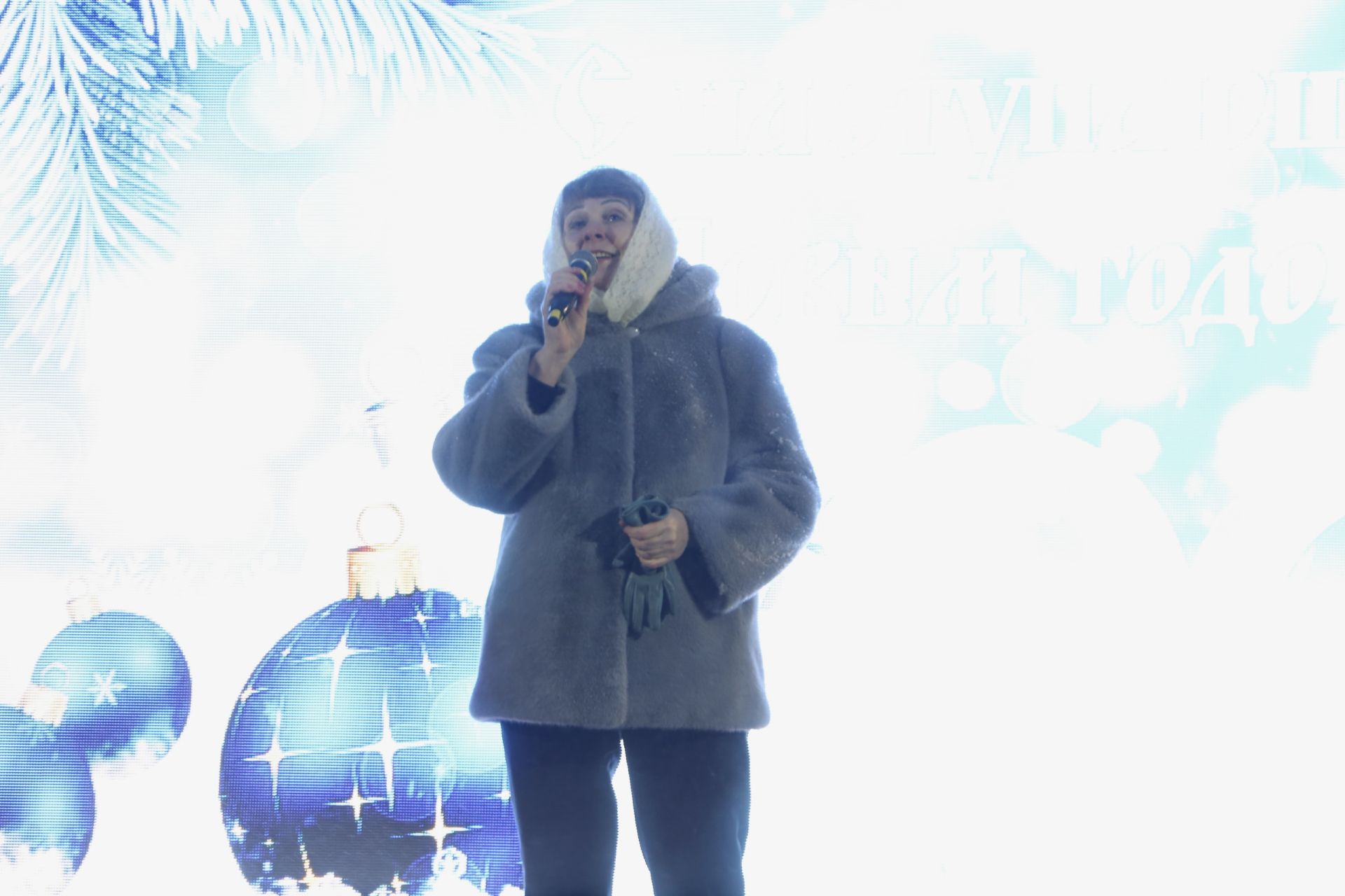 Главная ёлка Алексеевского района зажгла свои огни