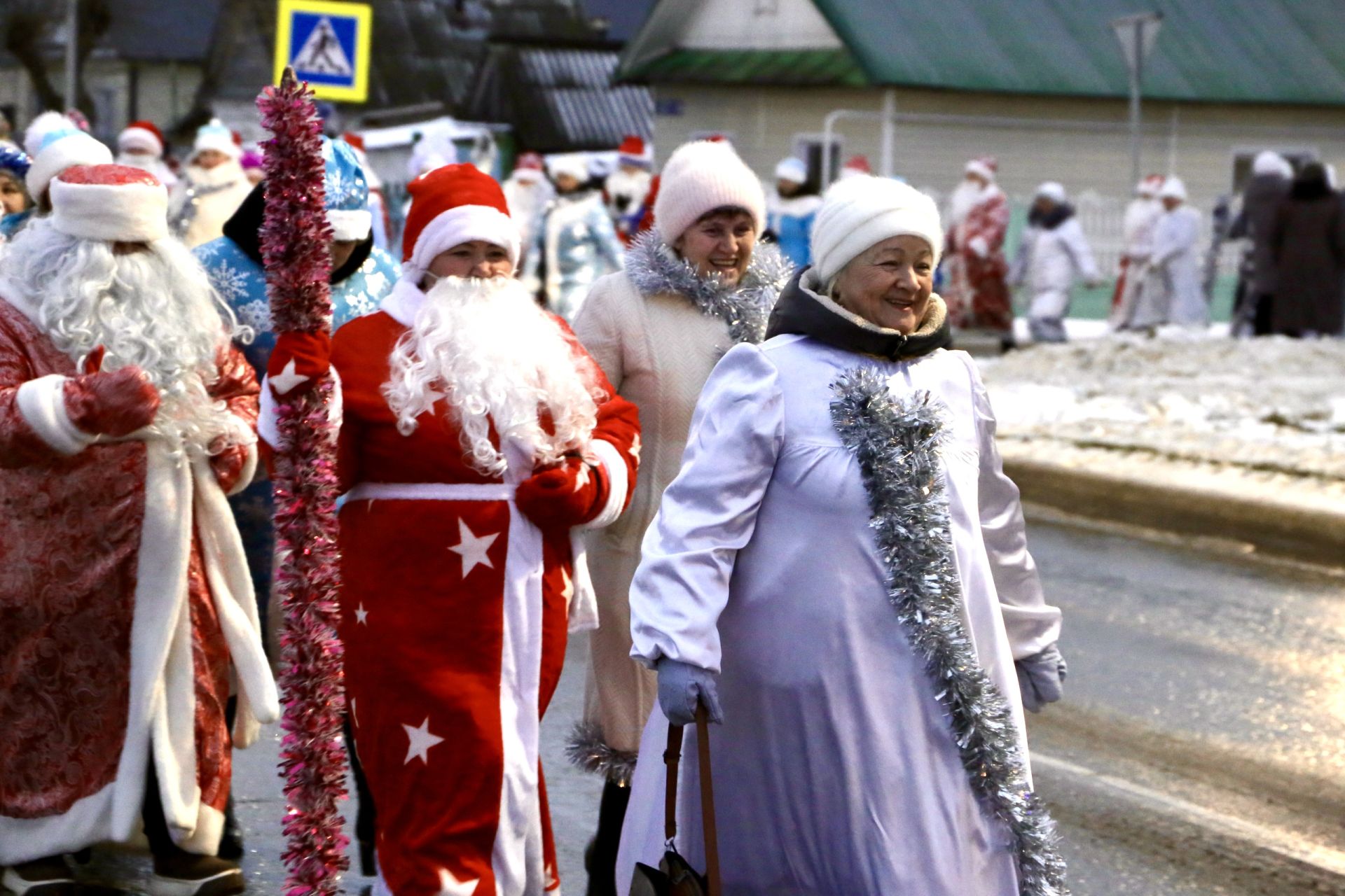 Главная ёлка Алексеевского района зажгла свои огни