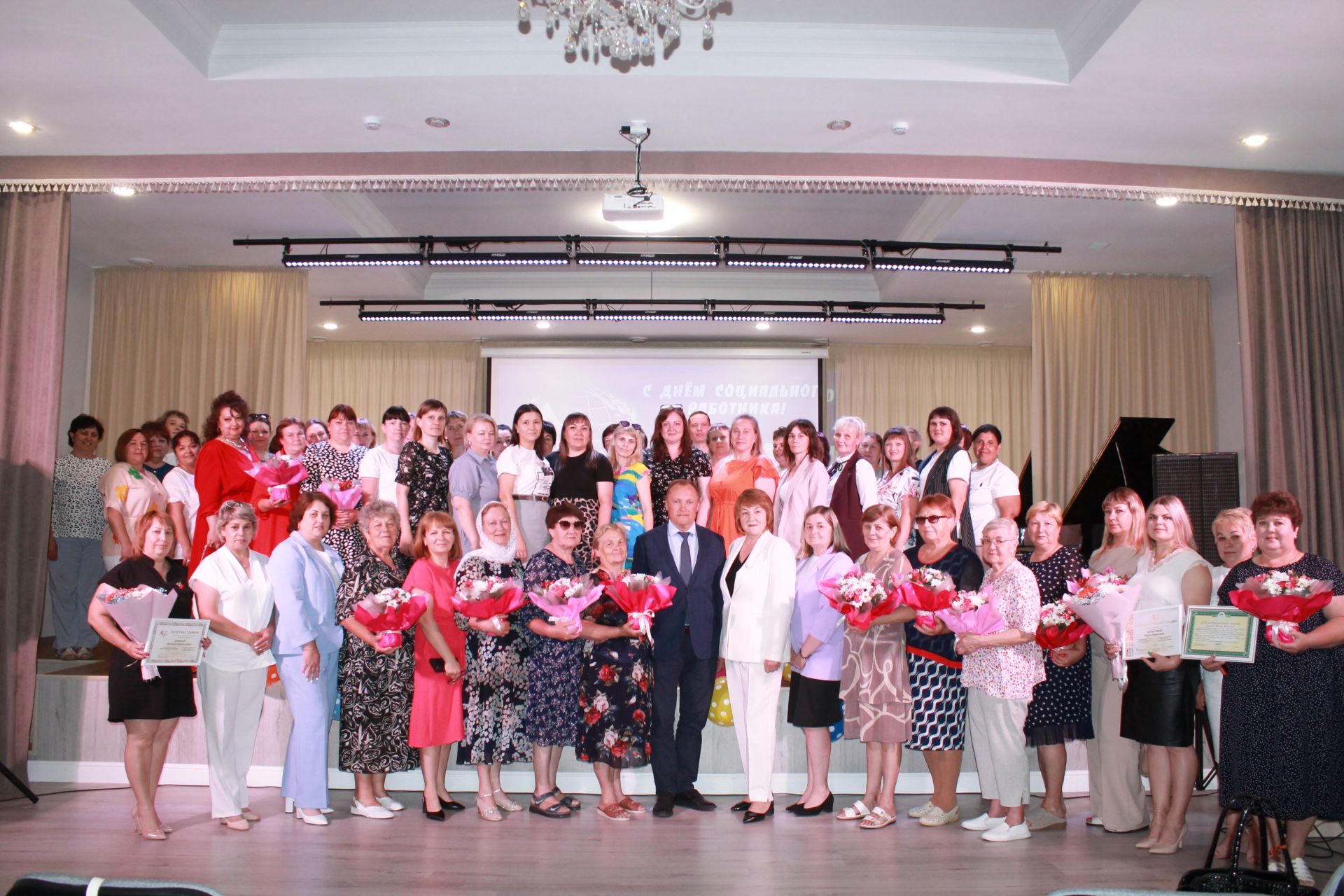 В Алексеевском чествовали работников социальной сферы