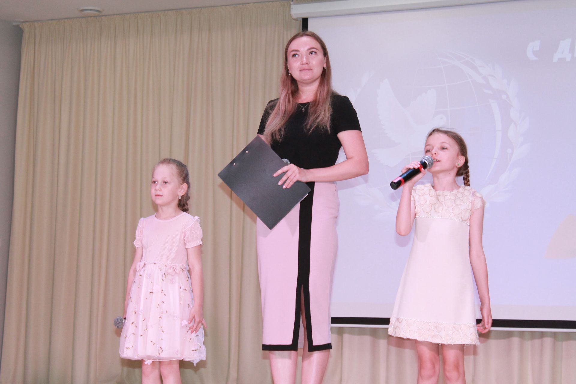 В Алексеевском чествовали работников социальной сферы