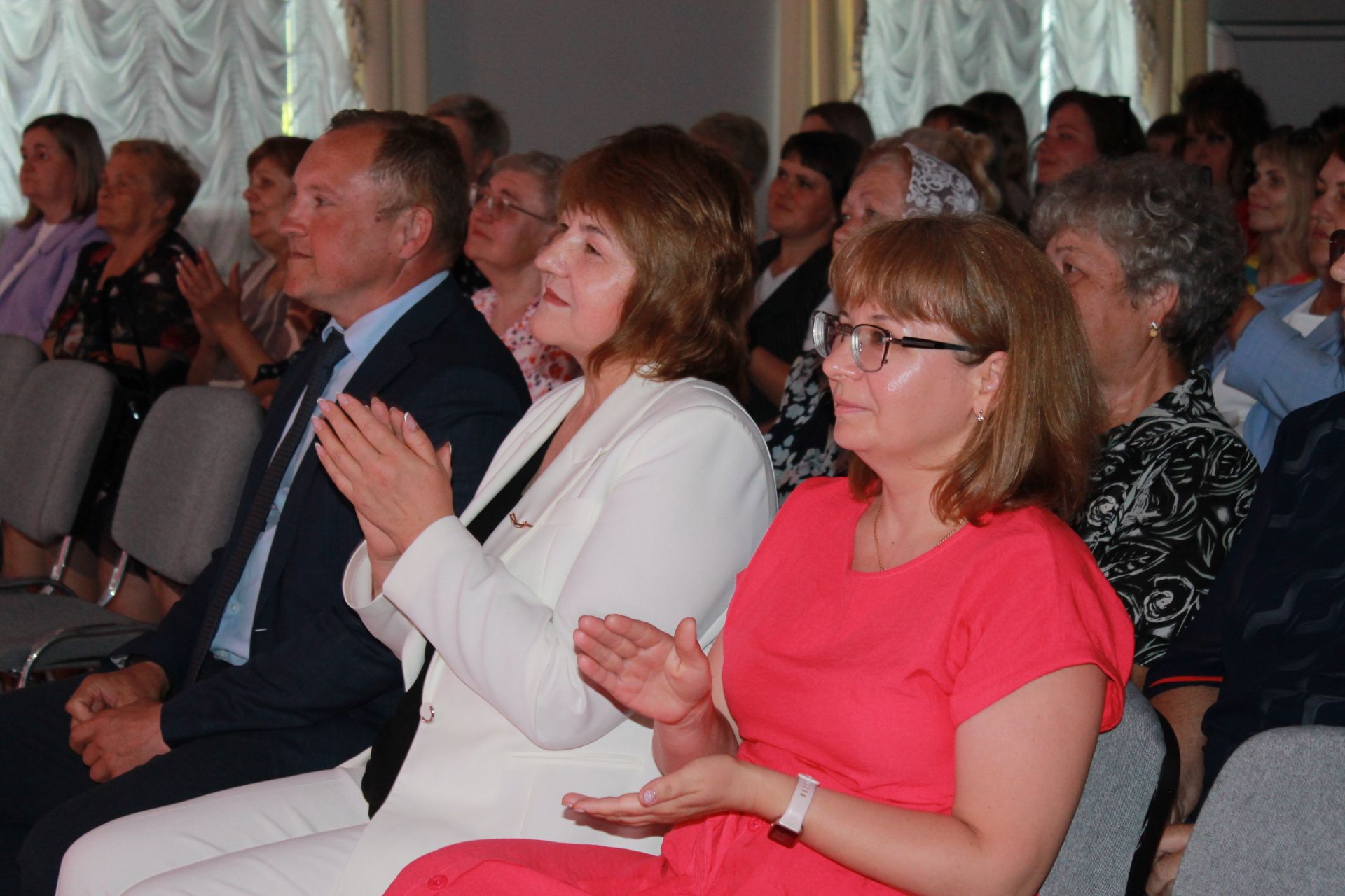 В Алексеевском чествовали работников социальной сферы