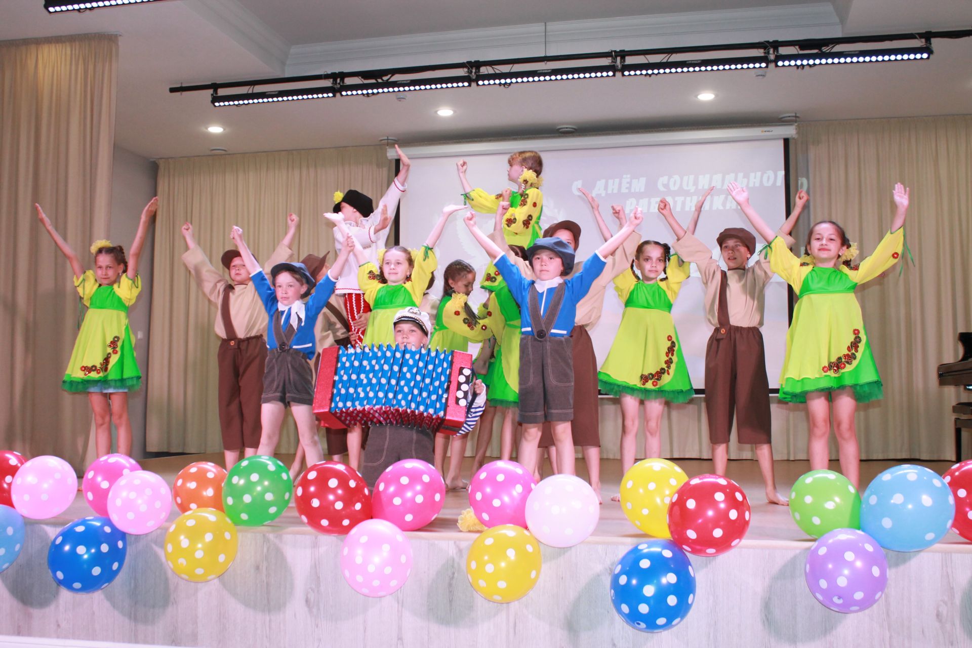 В Алексеевском чествовали работников социальной сферы