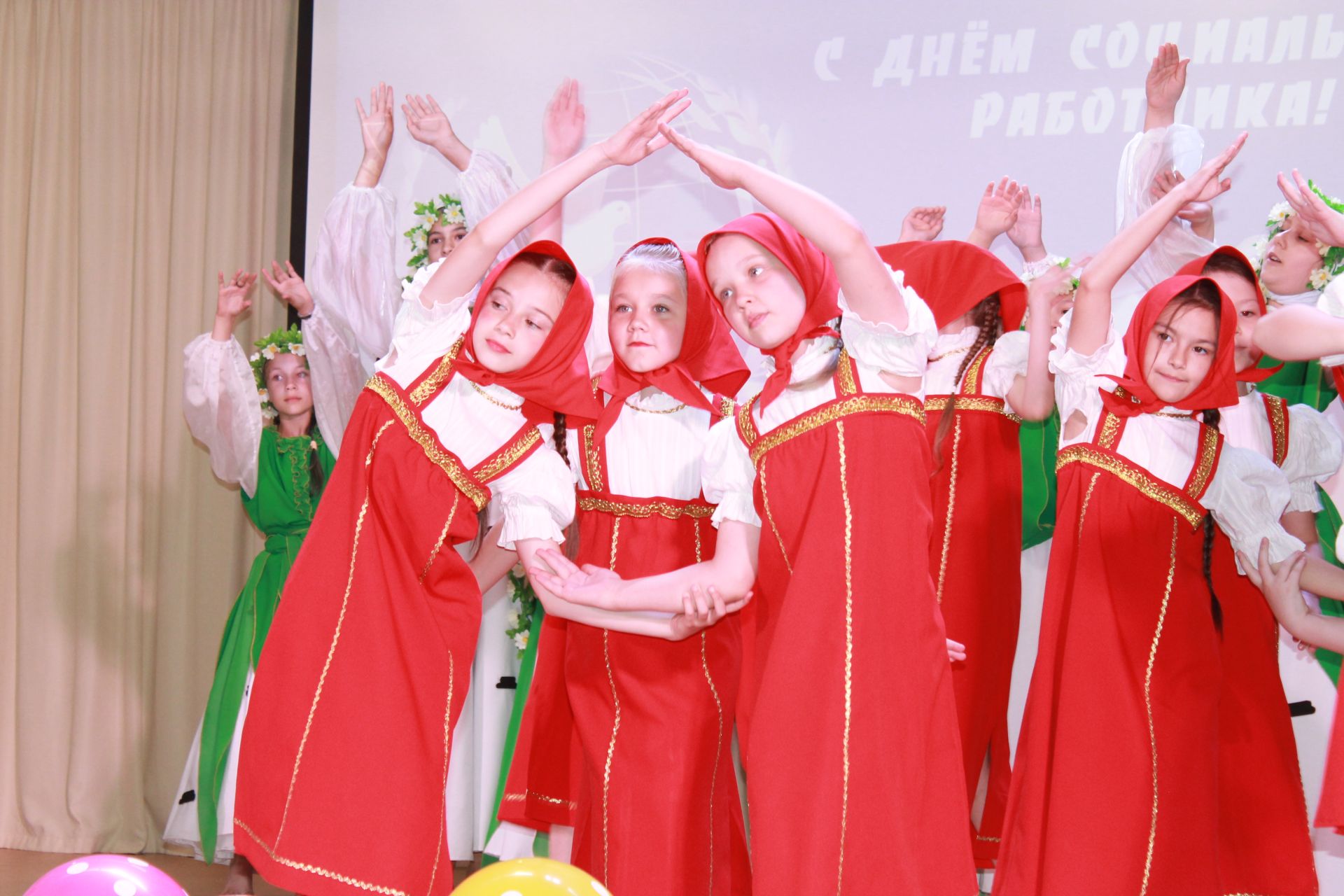 В Алексеевском чествовали работников социальной сферы