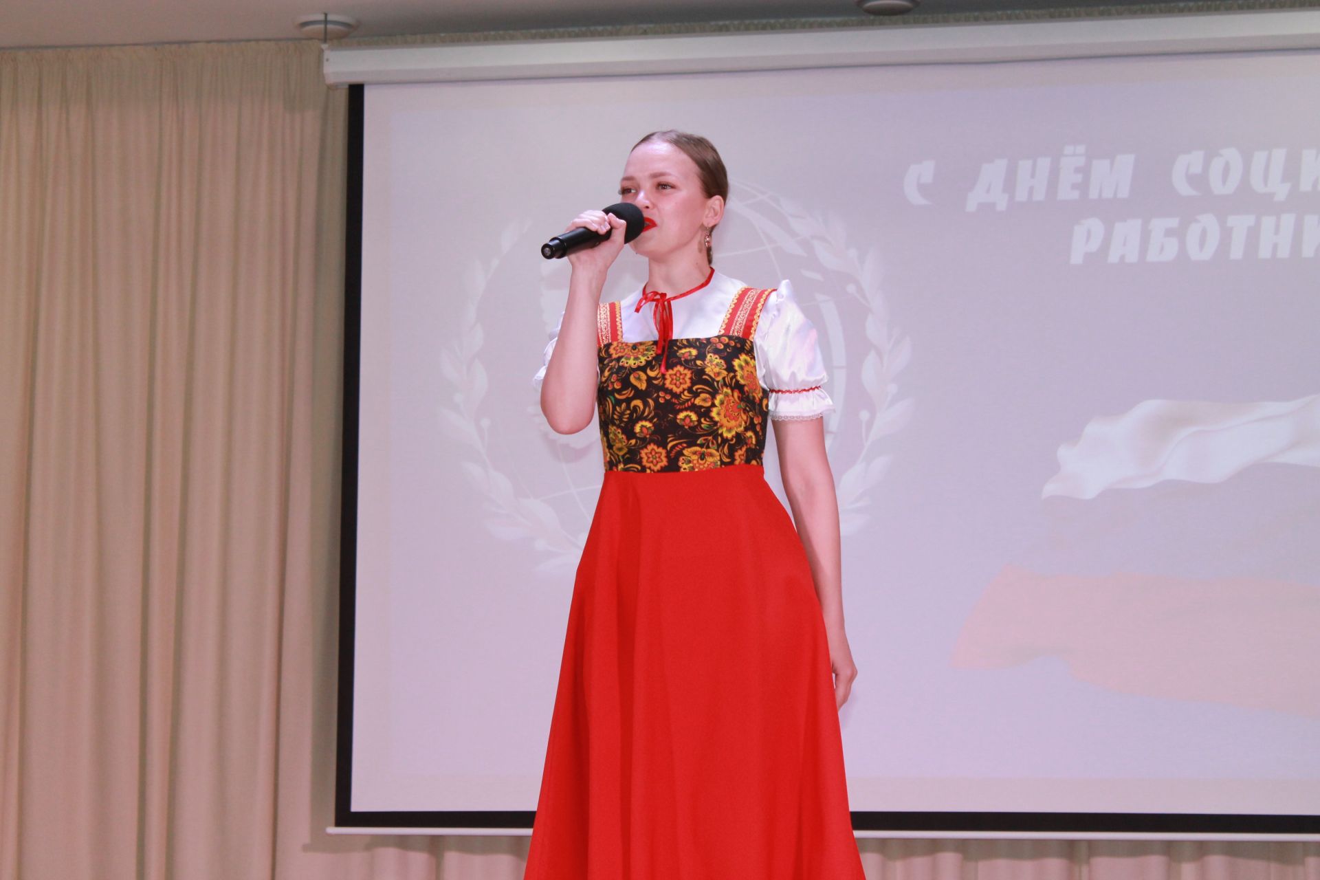 В Алексеевском чествовали работников социальной сферы