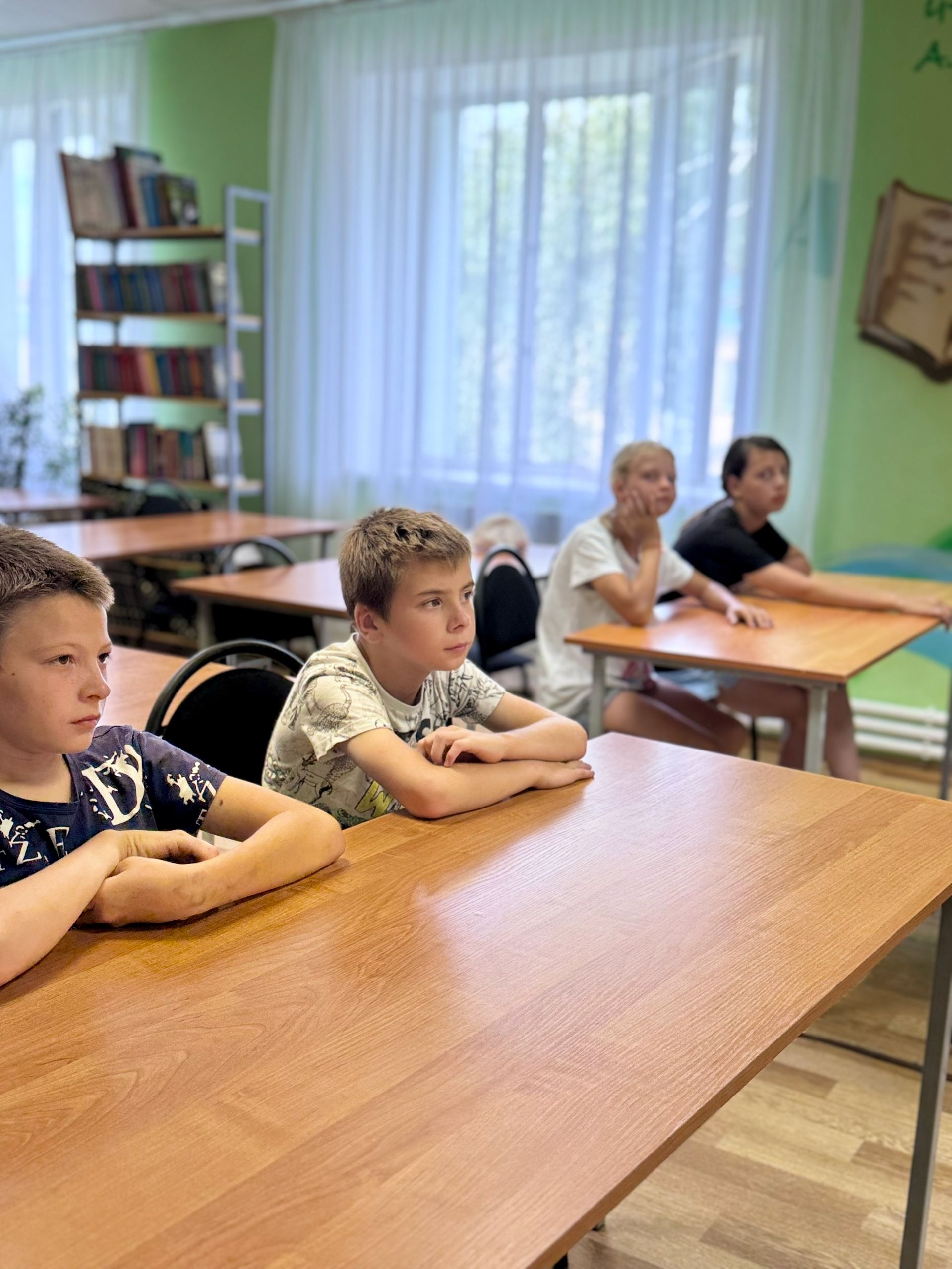 Алексеевская библиотека провела час памяти «Ангелы Донбасса»